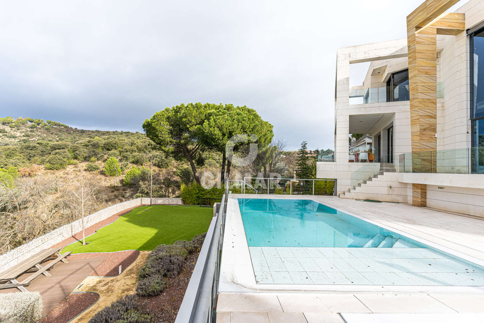 Property slider Gilmar