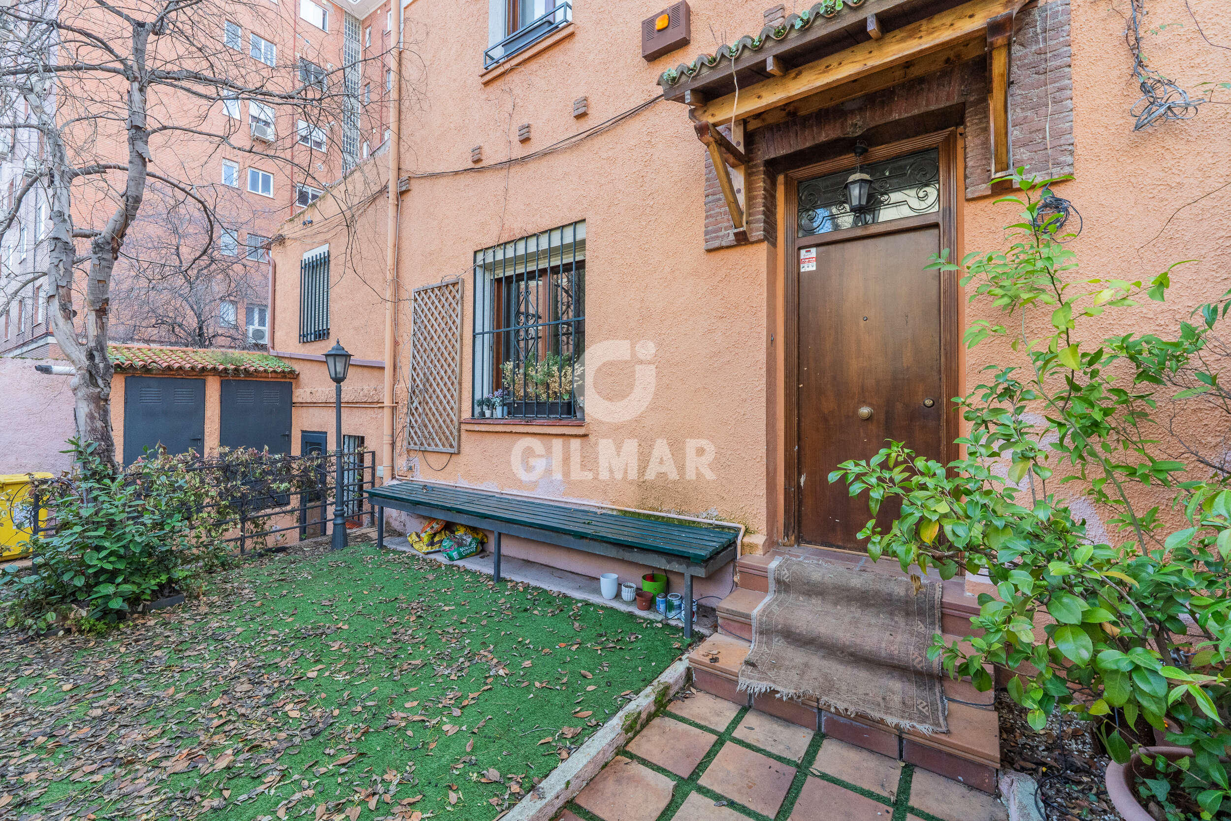 Photo of Semi-detached house