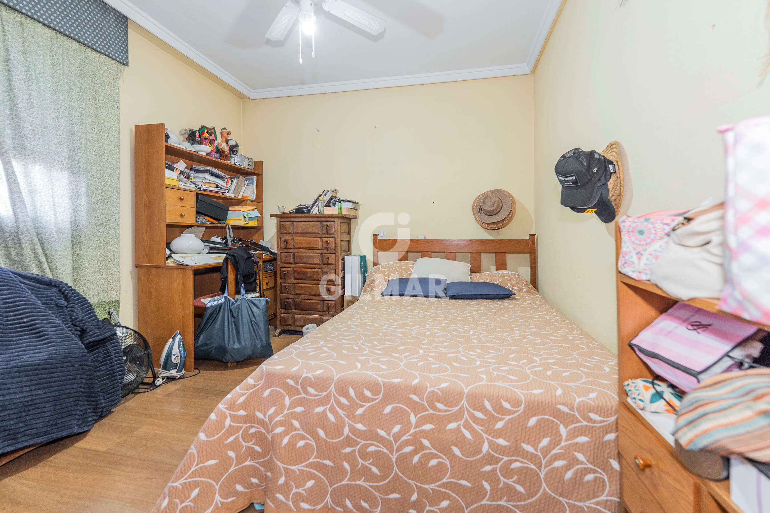Photo of Semi-detached house