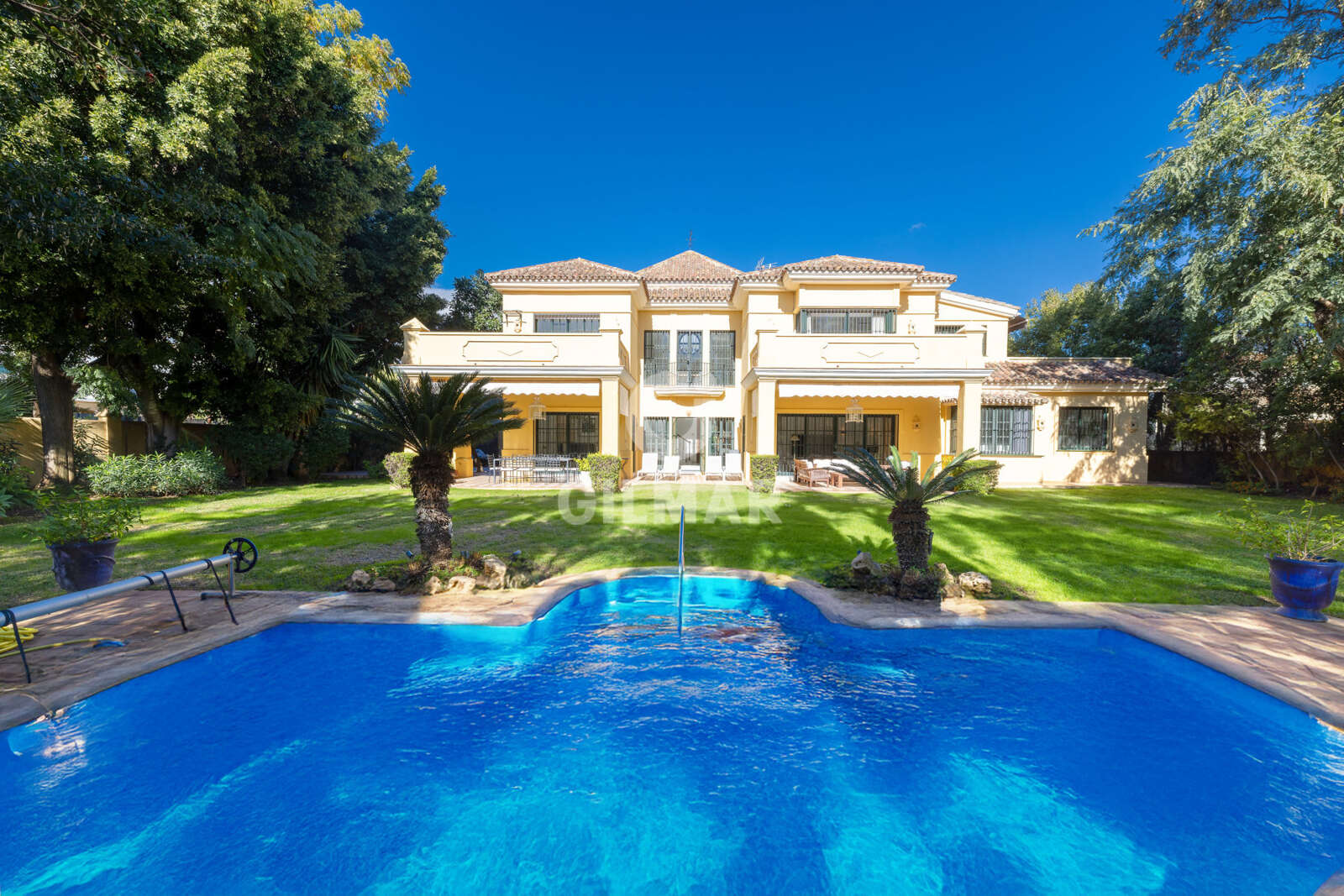 Property slider Gilmar