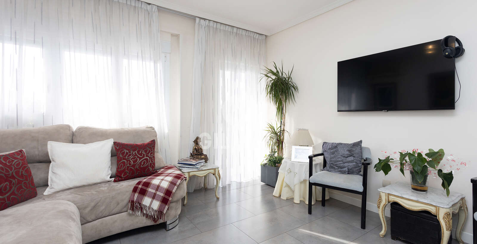 Property slider Gilmar