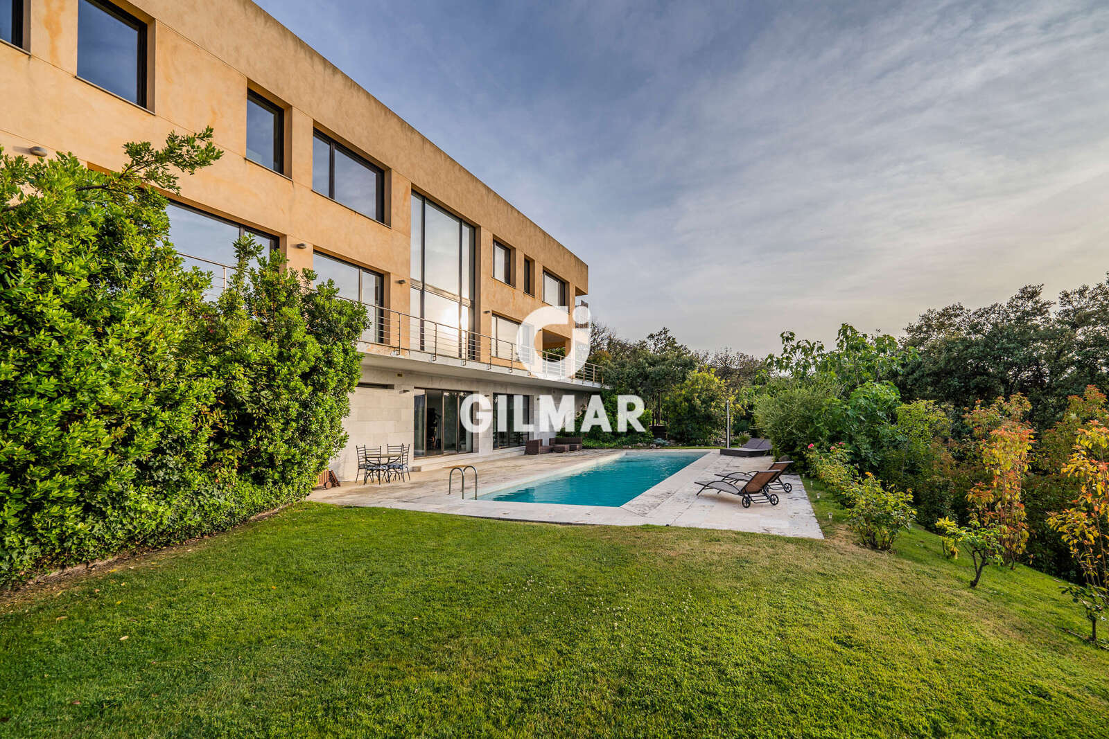 Property slider Gilmar