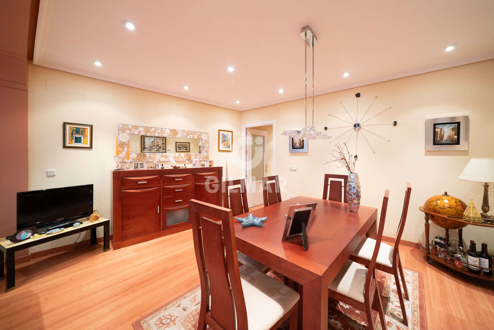 Property slider Gilmar