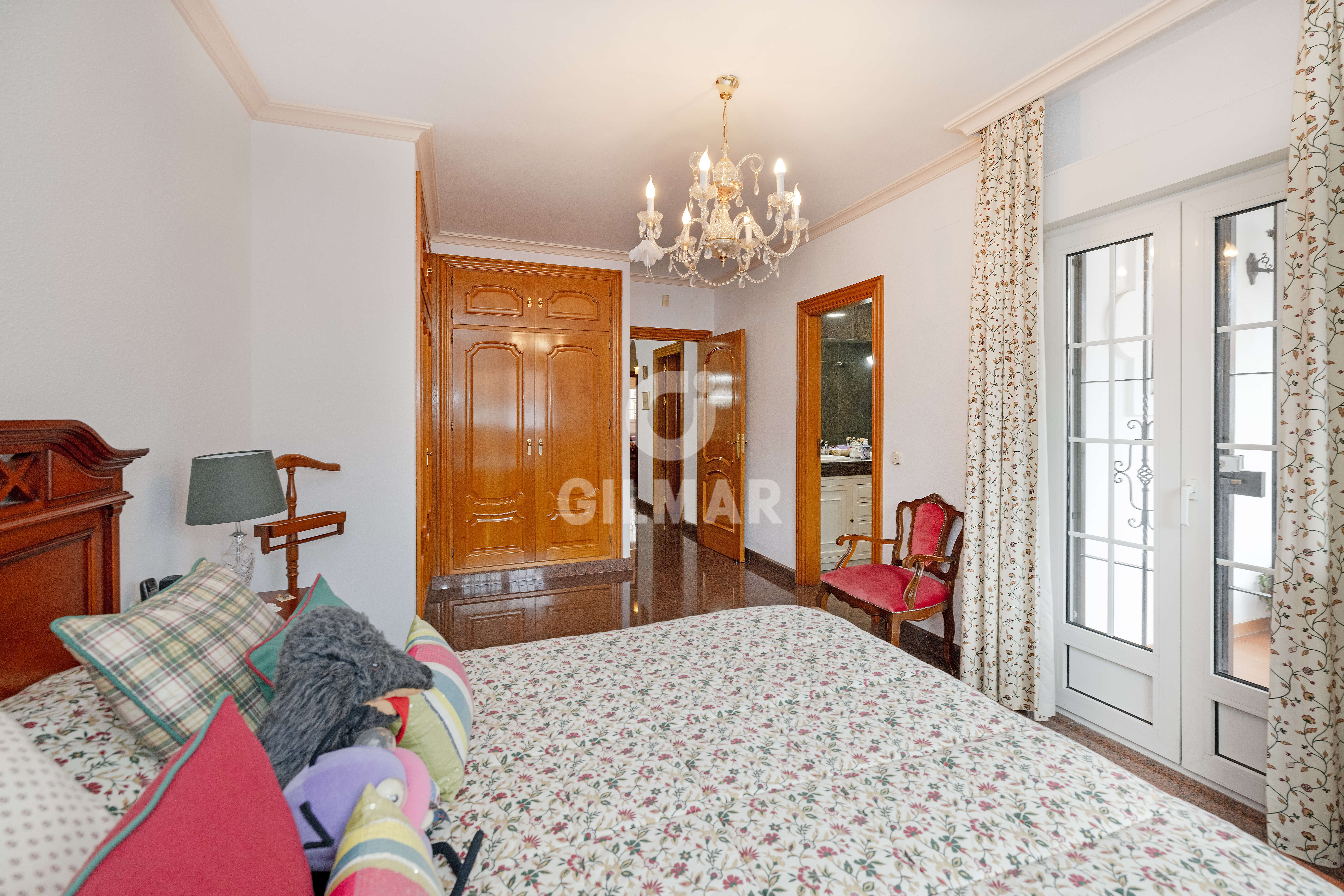 Photo of Semi-detached house