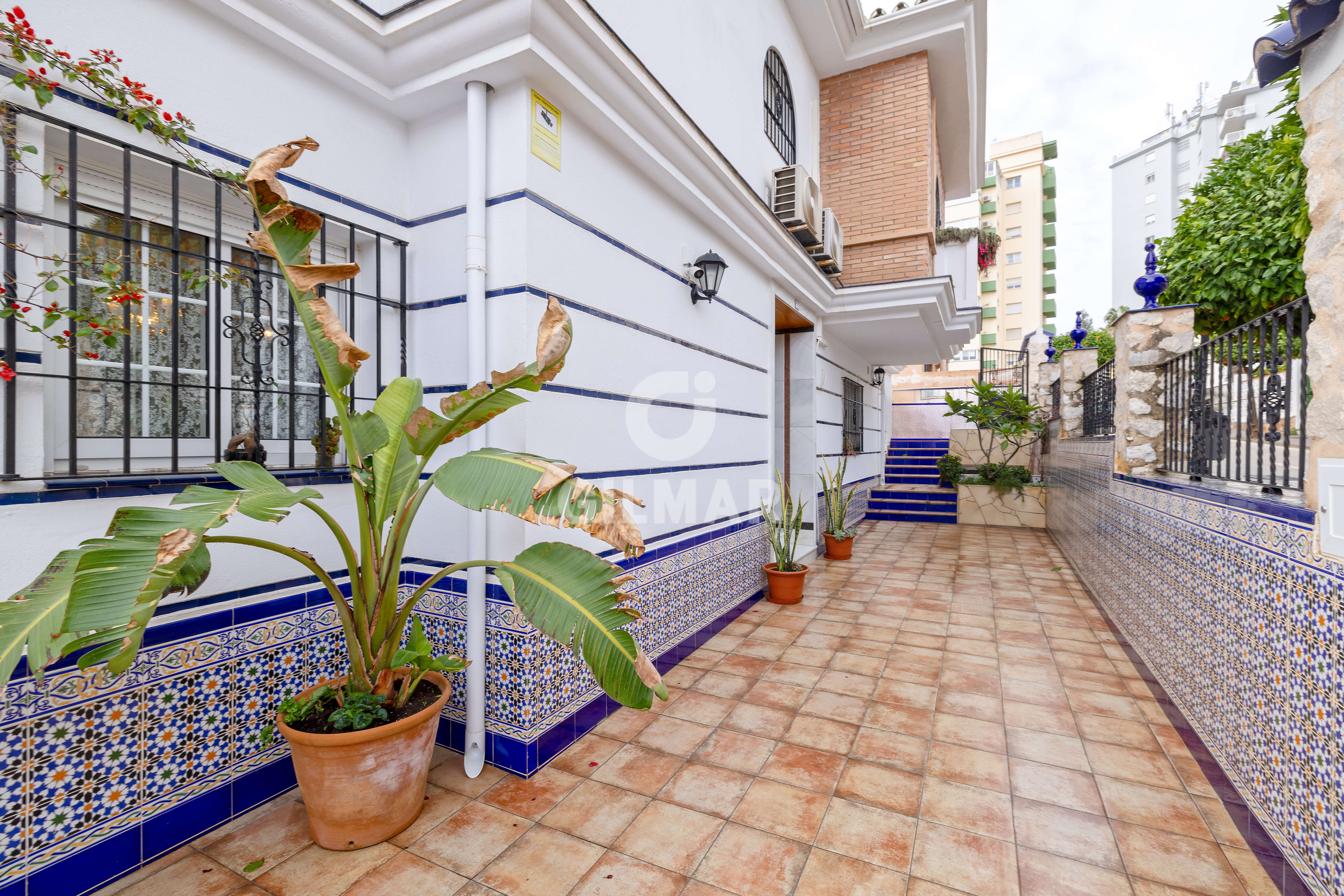 Photo of Semi-detached house