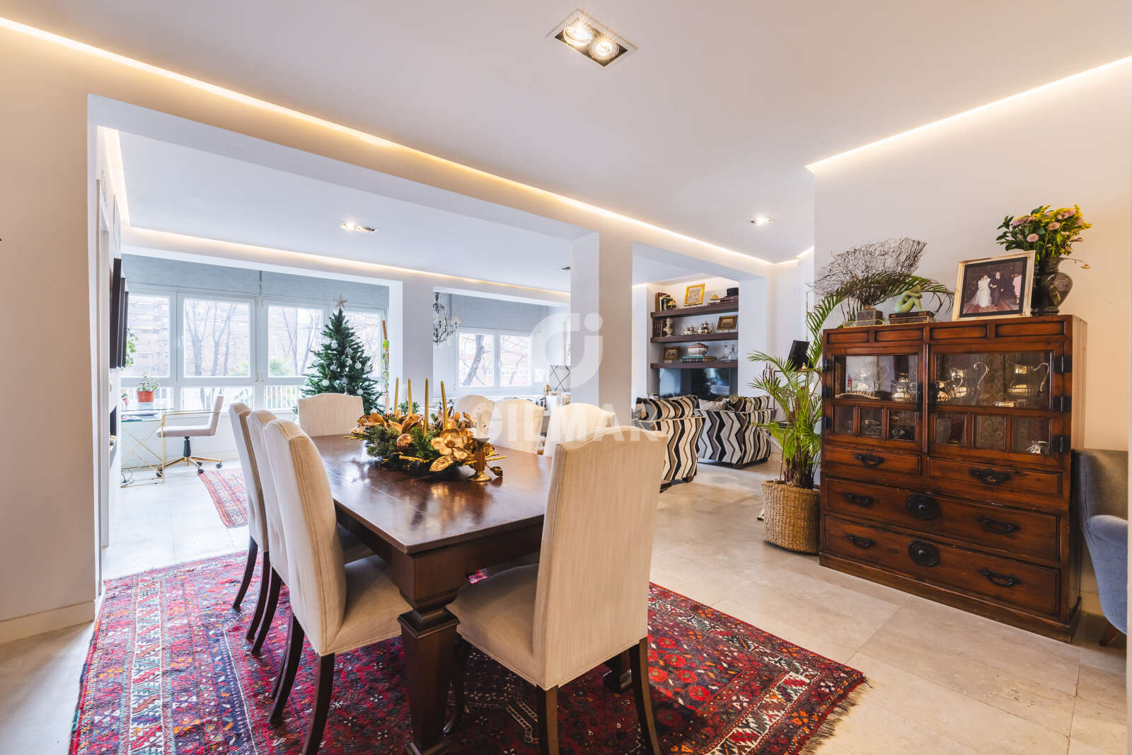 Property slider Gilmar