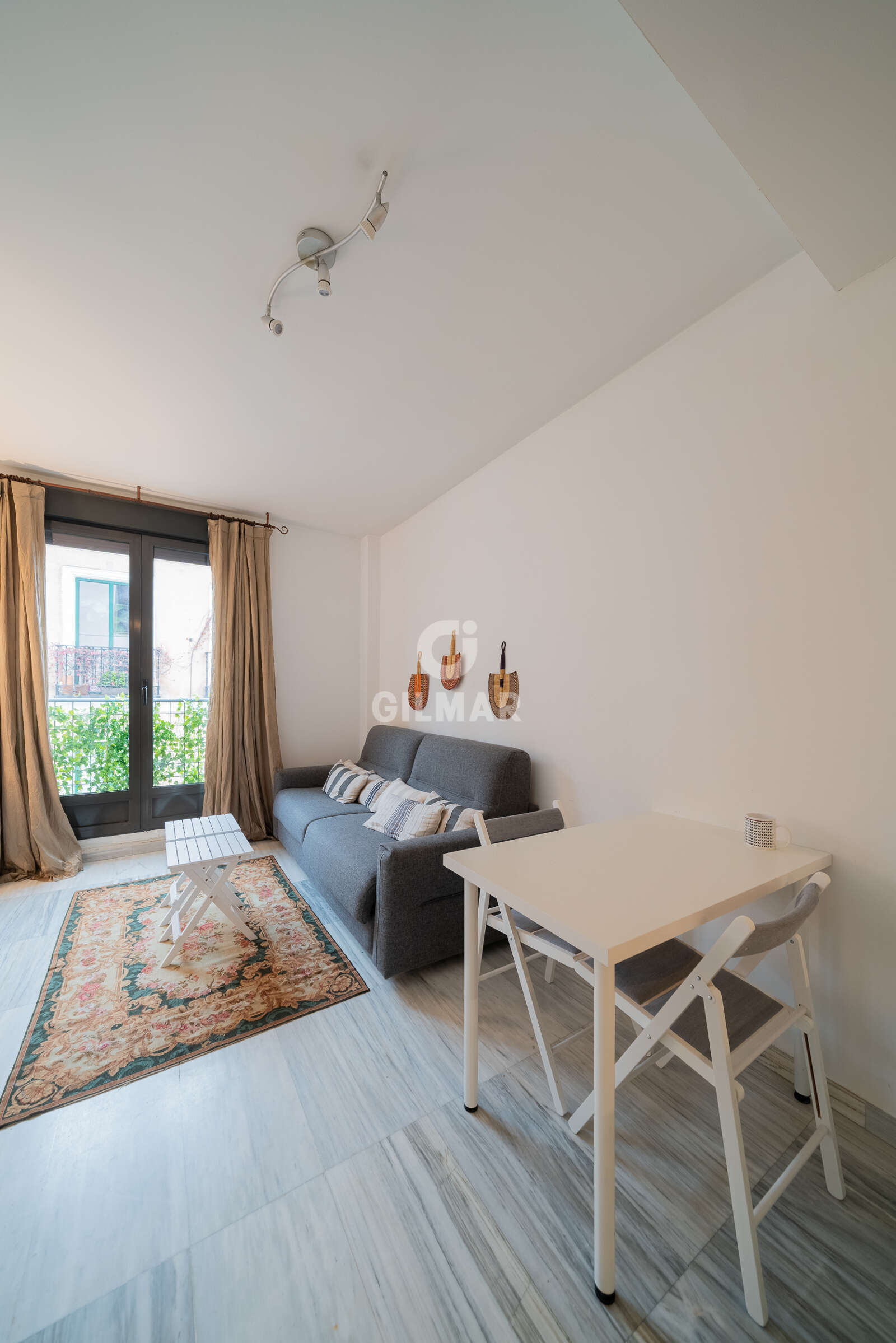 Property slider Gilmar