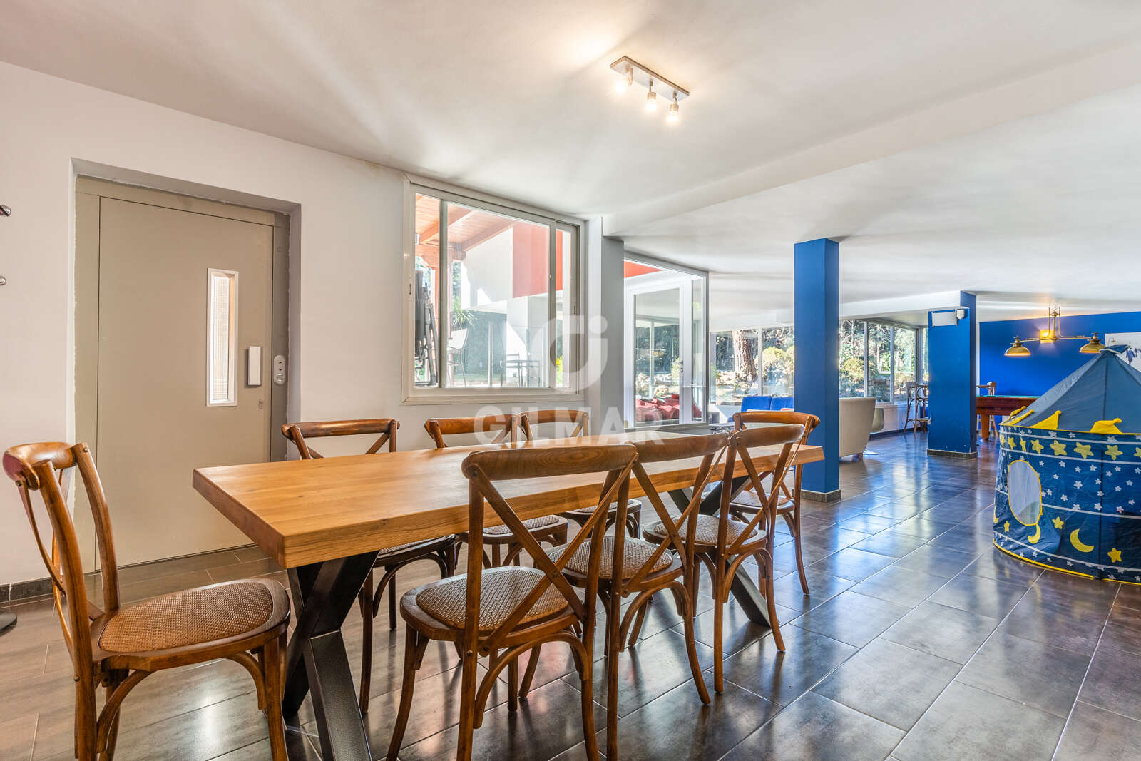 Property slider Gilmar