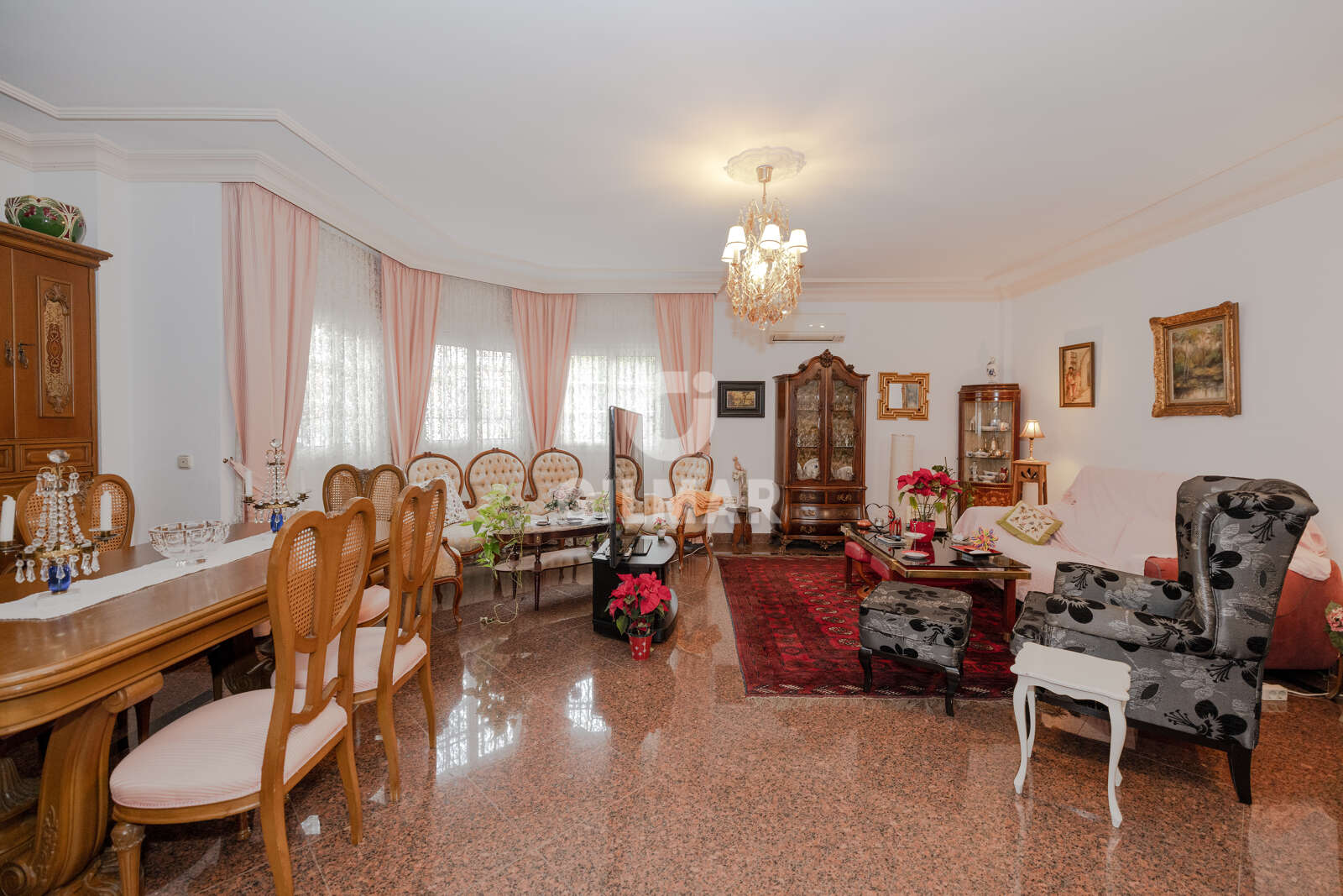 Property slider Gilmar