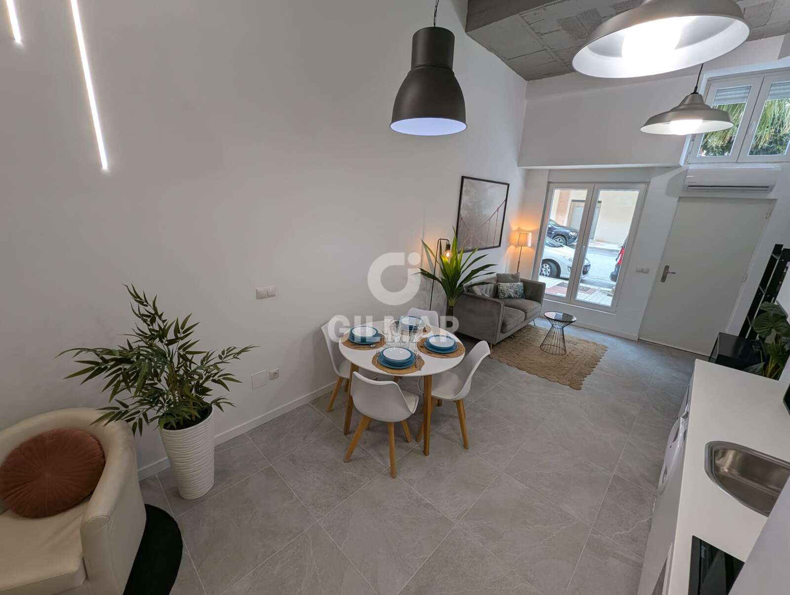 Property slider Gilmar