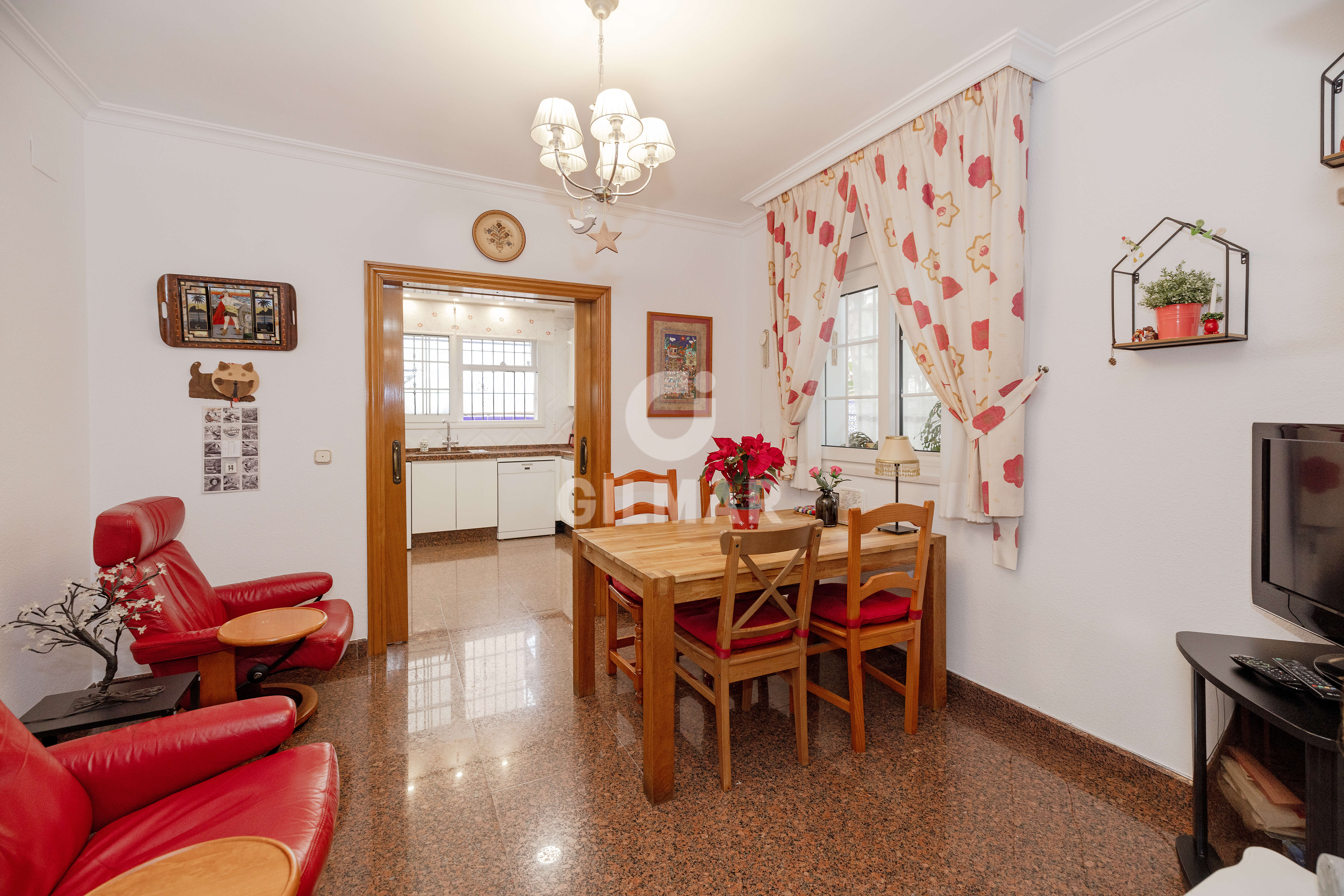 Photo of Semi-detached house