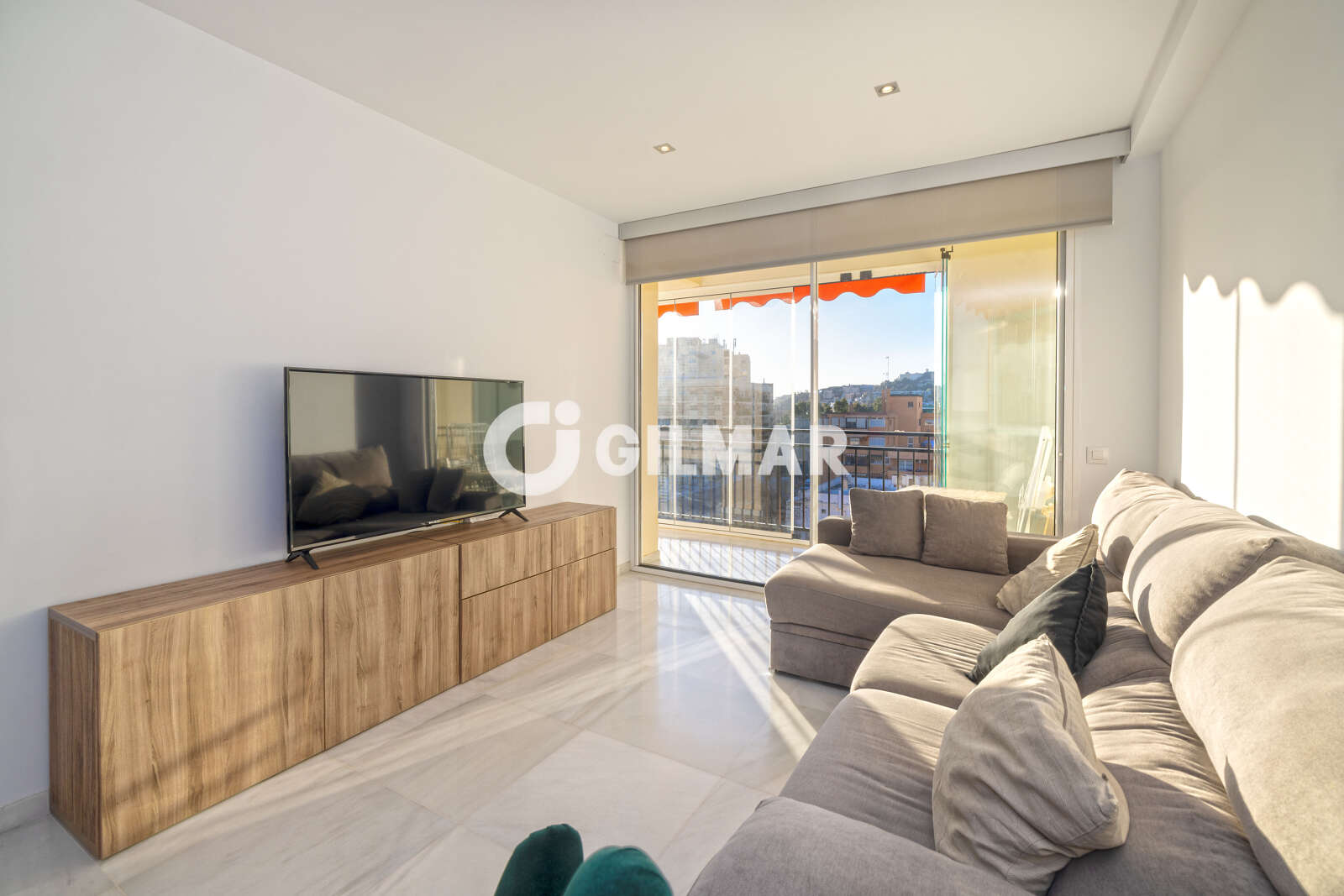 Property slider Gilmar