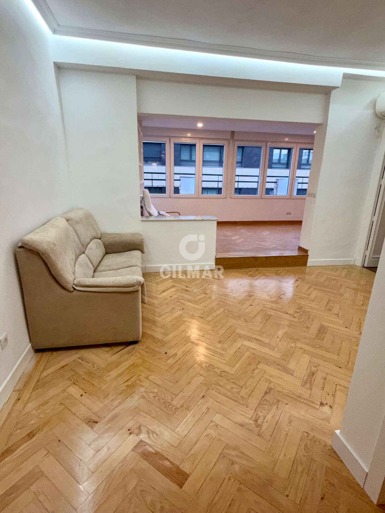 Property slider Gilmar