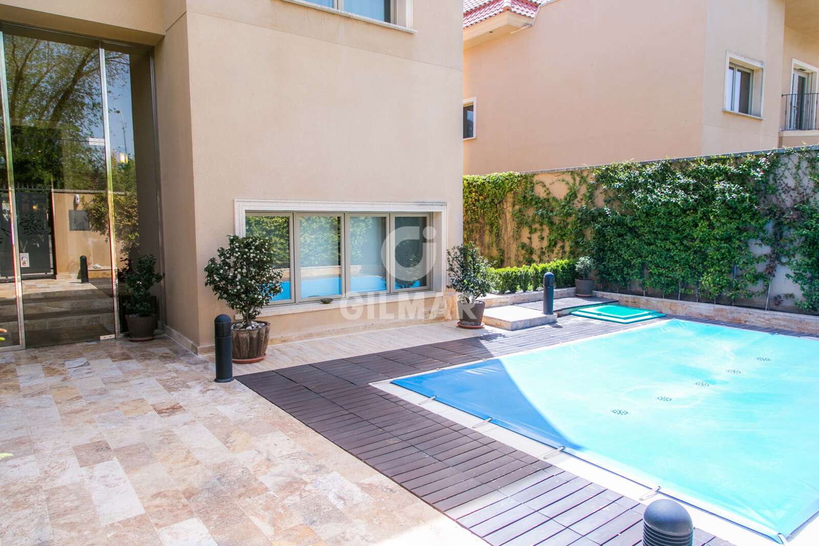 Property slider Gilmar
