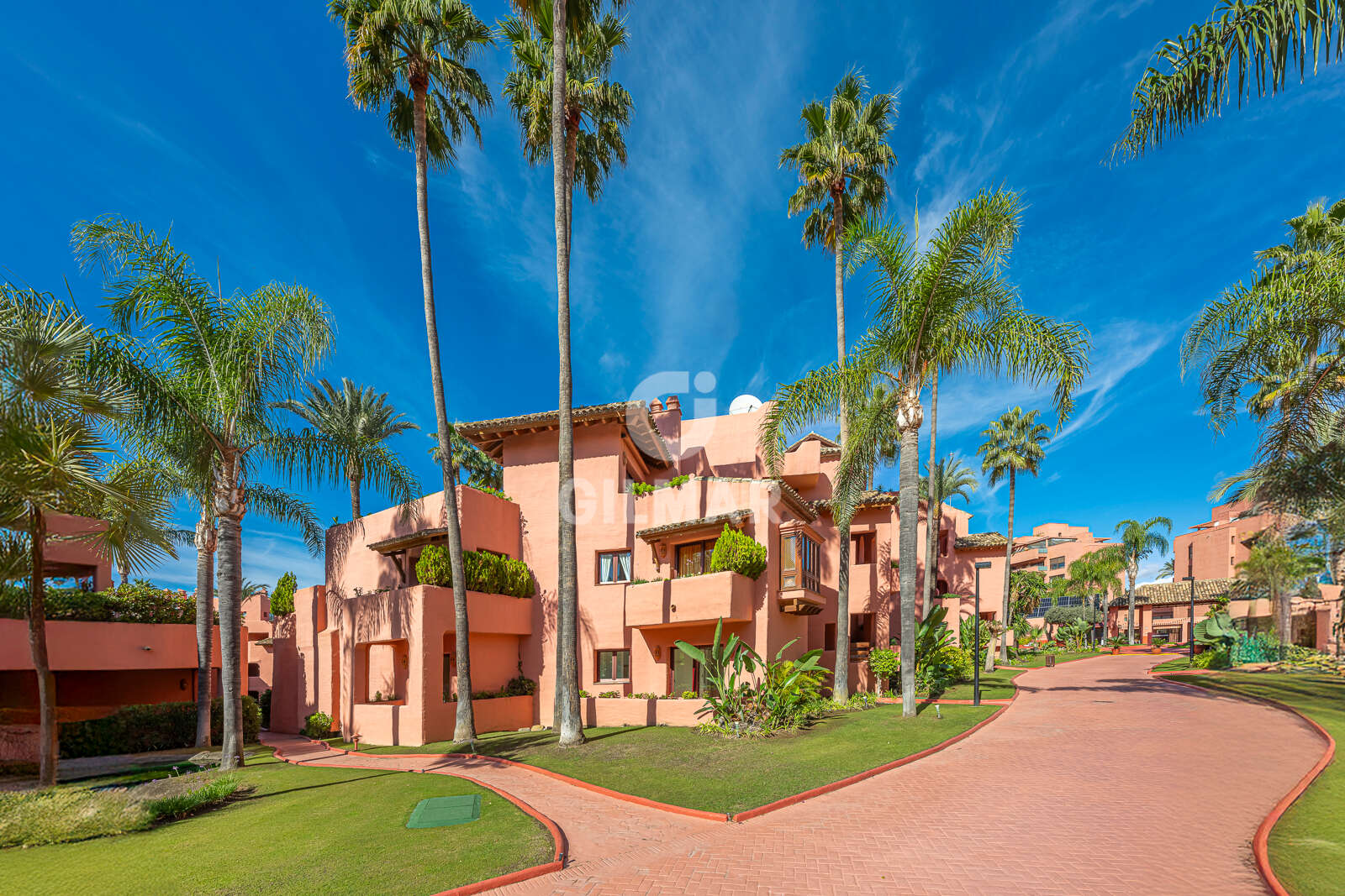 Property slider Gilmar