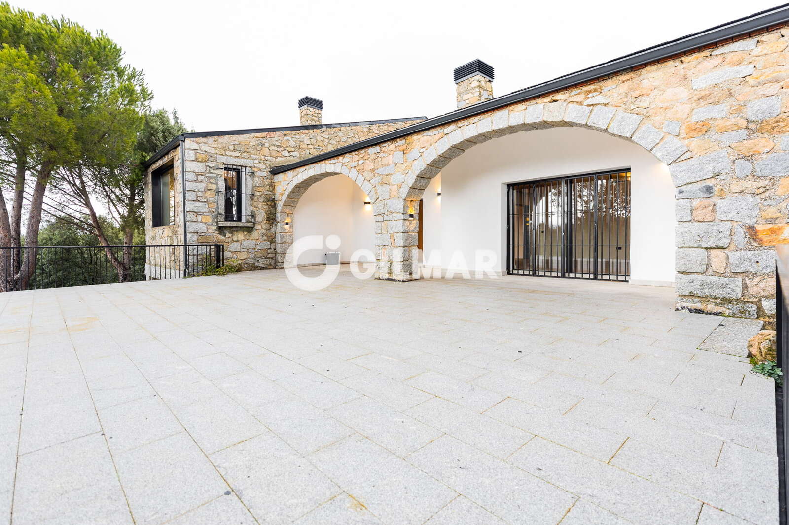 Property slider Gilmar