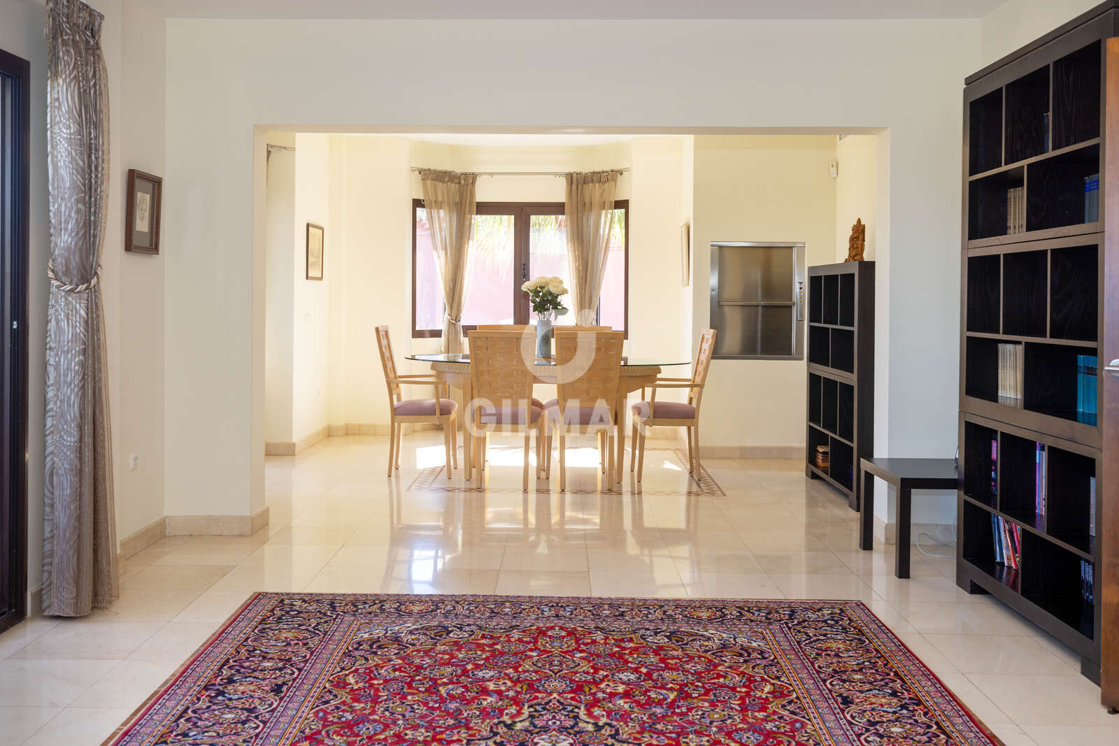 Property slider Gilmar