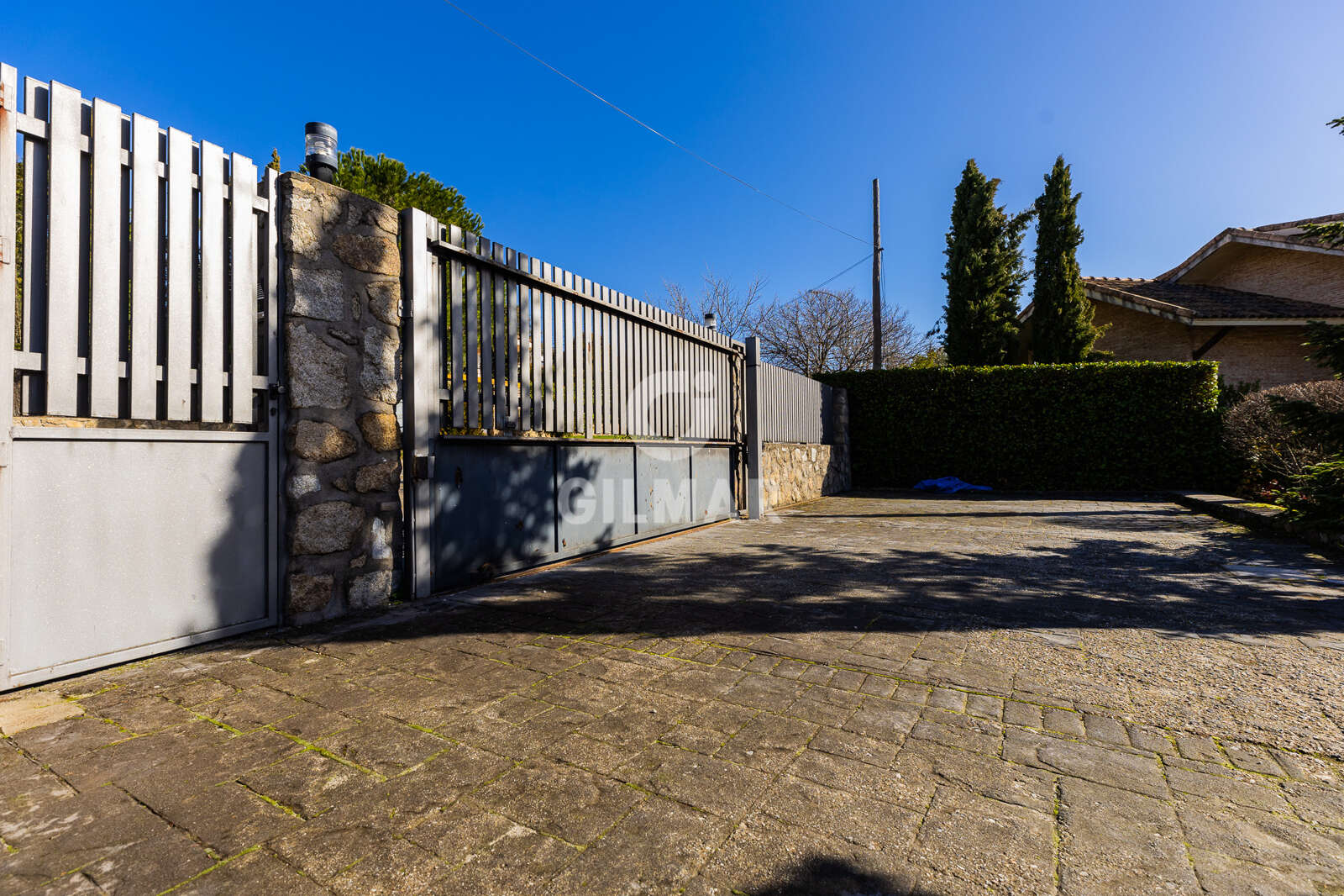 Property slider Gilmar
