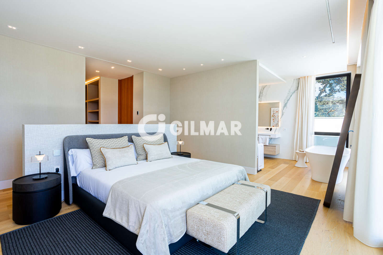 Property slider Gilmar