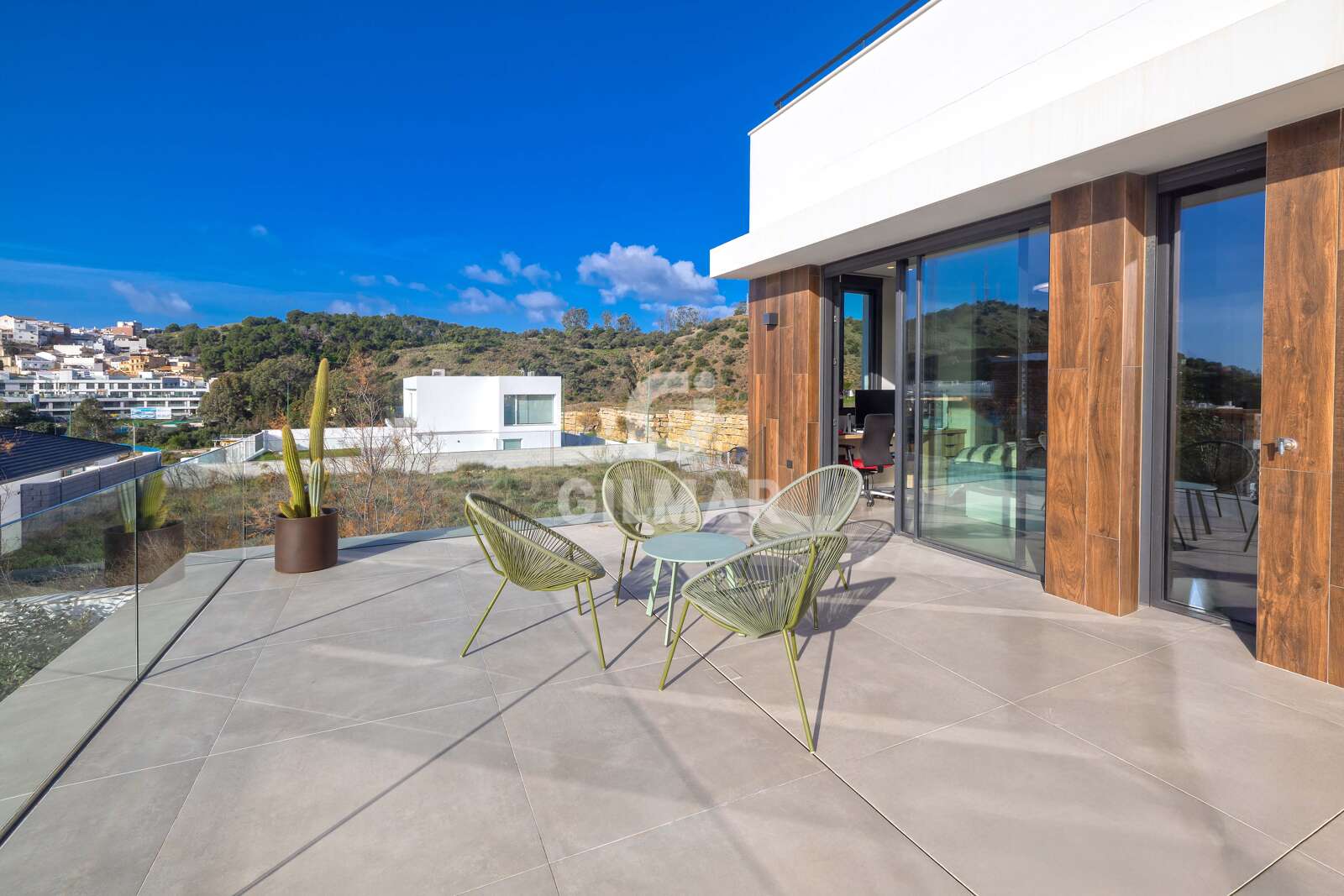 Property slider Gilmar