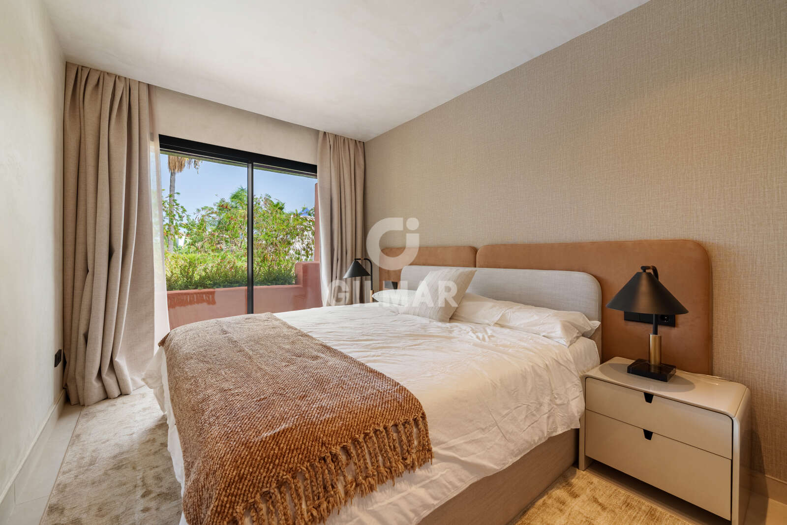Property slider Gilmar
