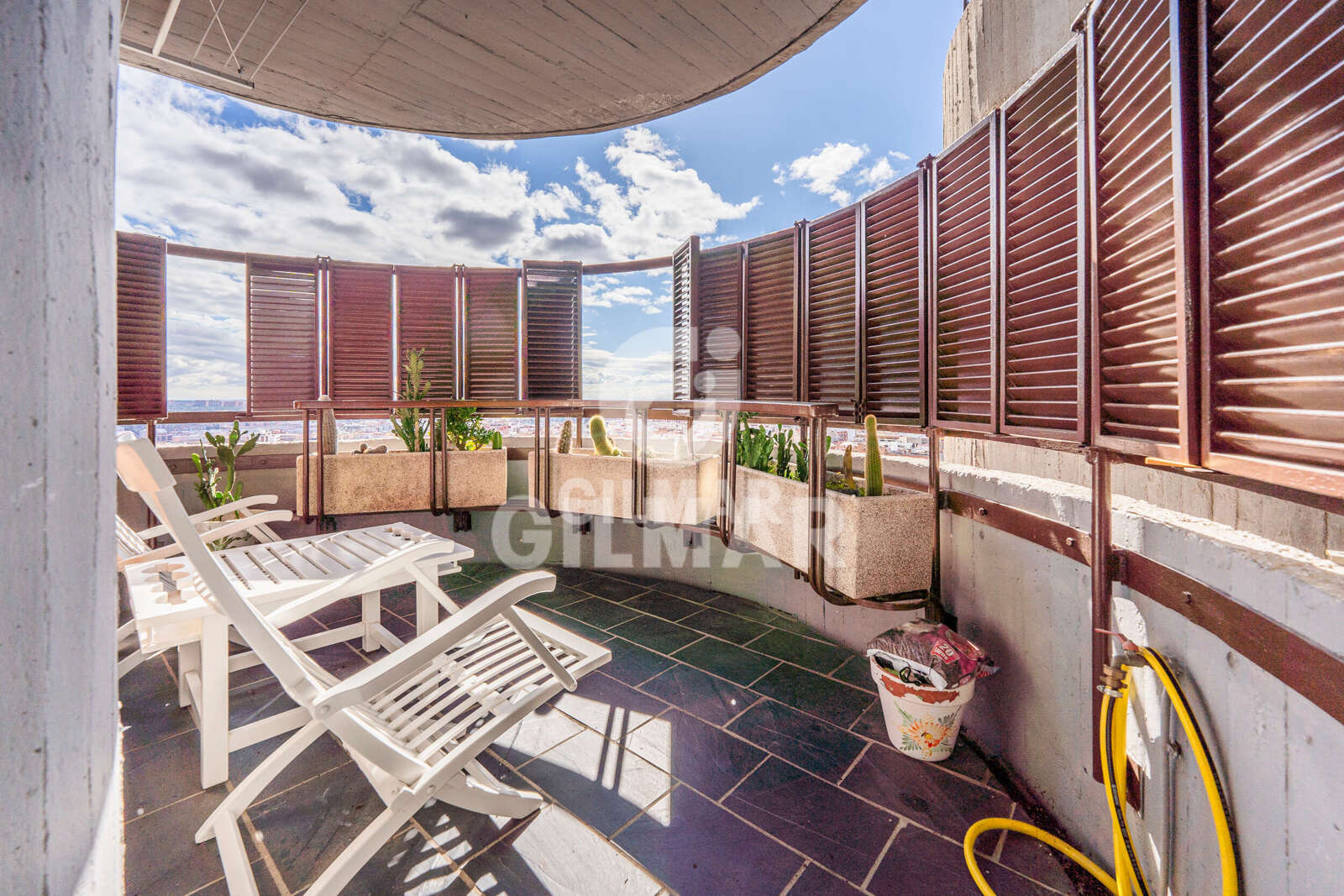 Property slider Gilmar