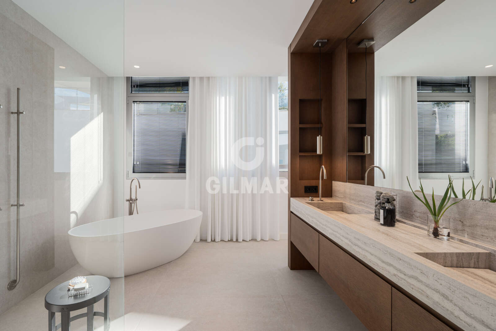 Property slider Gilmar