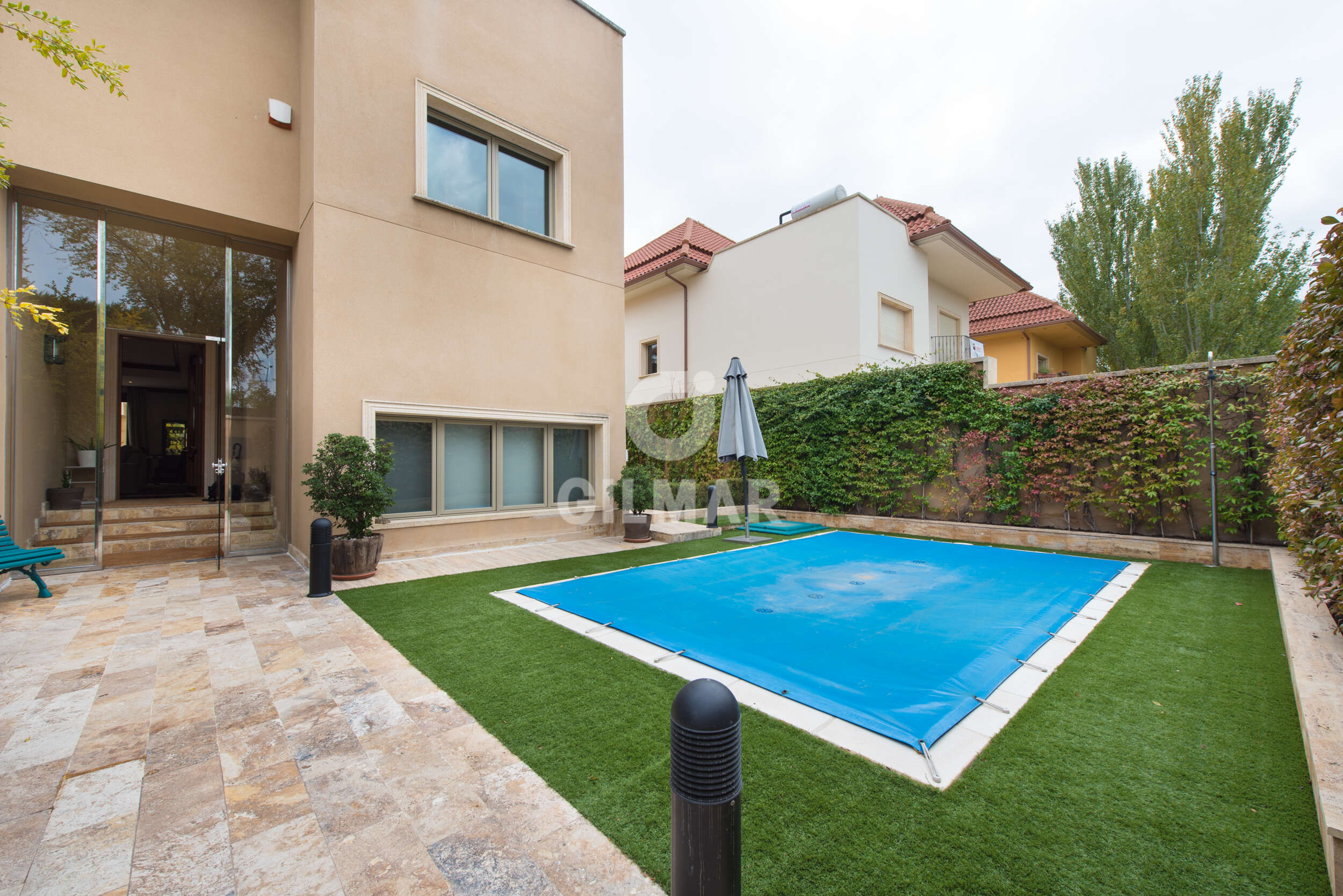 Photo of Semi-detached house