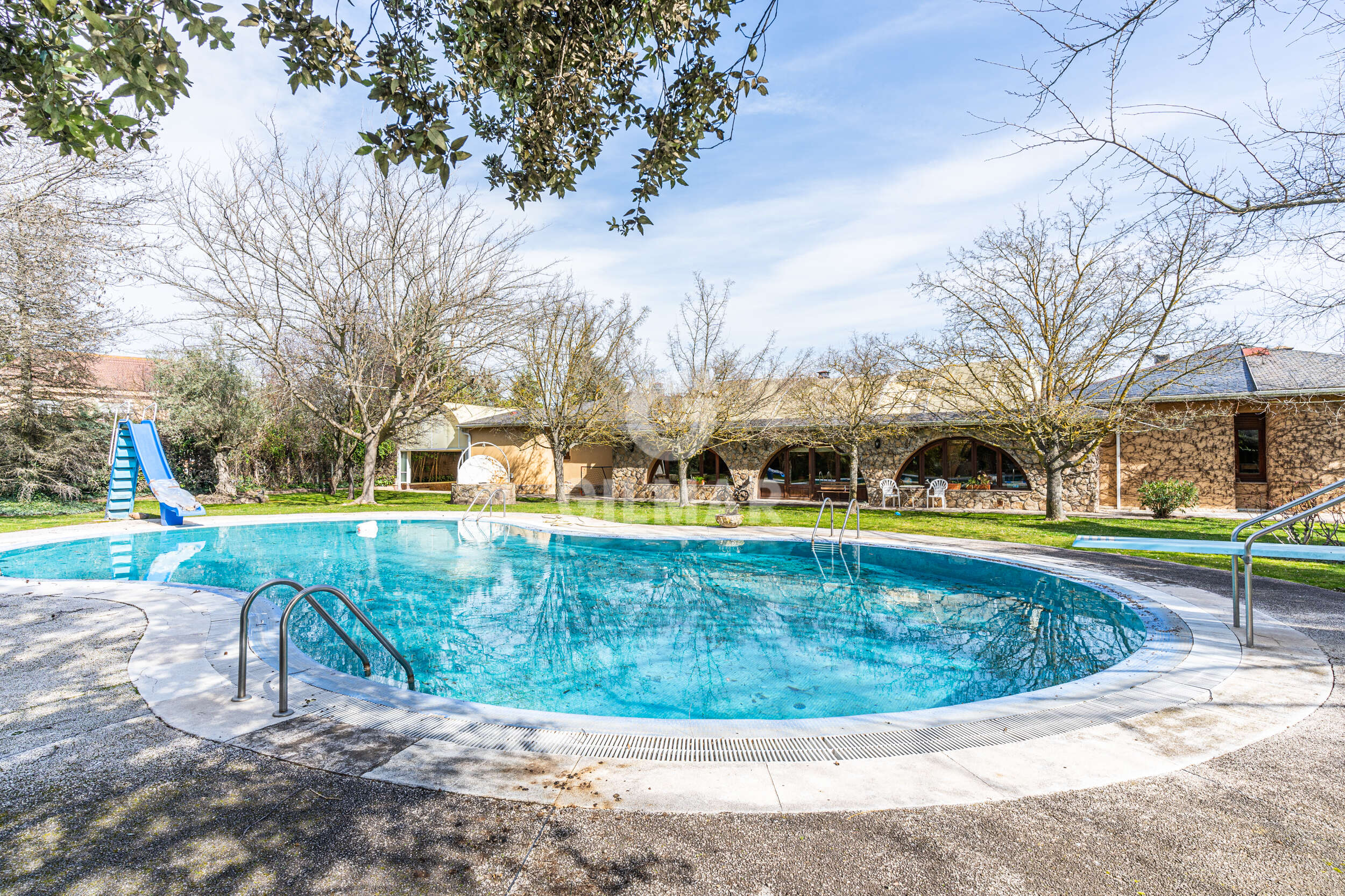 Chalet · 892 m² · 9 dorm