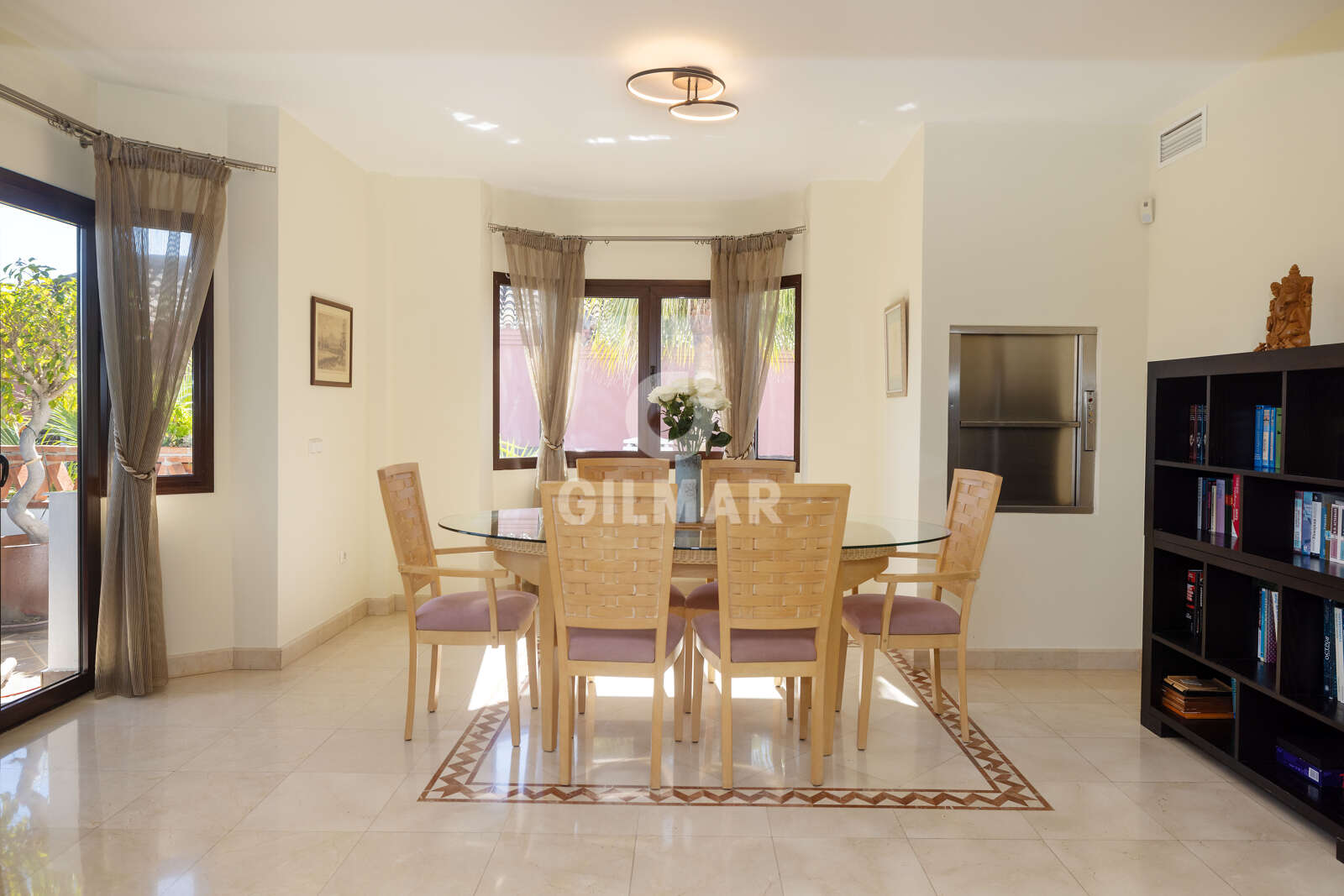 Property slider Gilmar