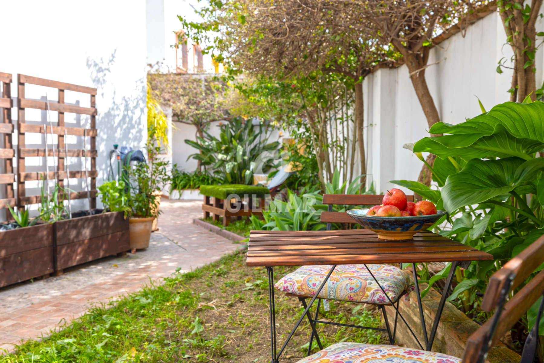 Photo of Semi-detached house