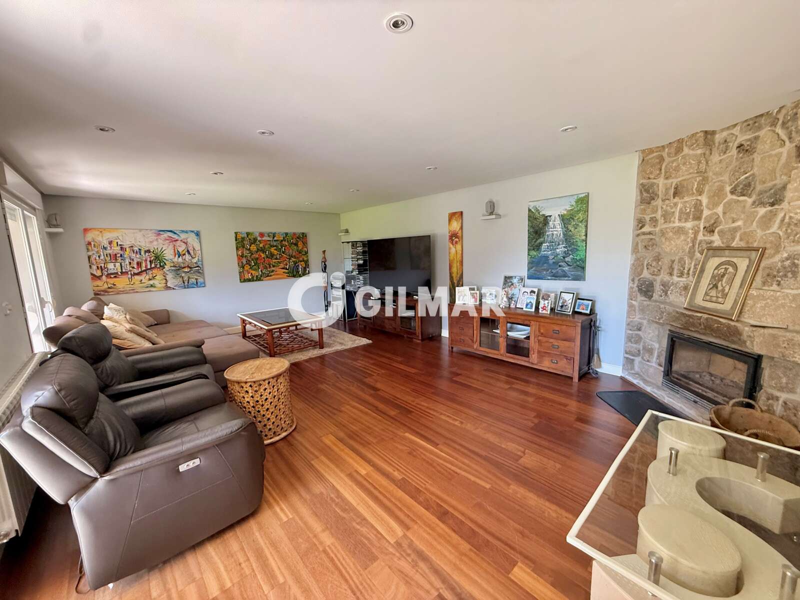 Property slider Gilmar