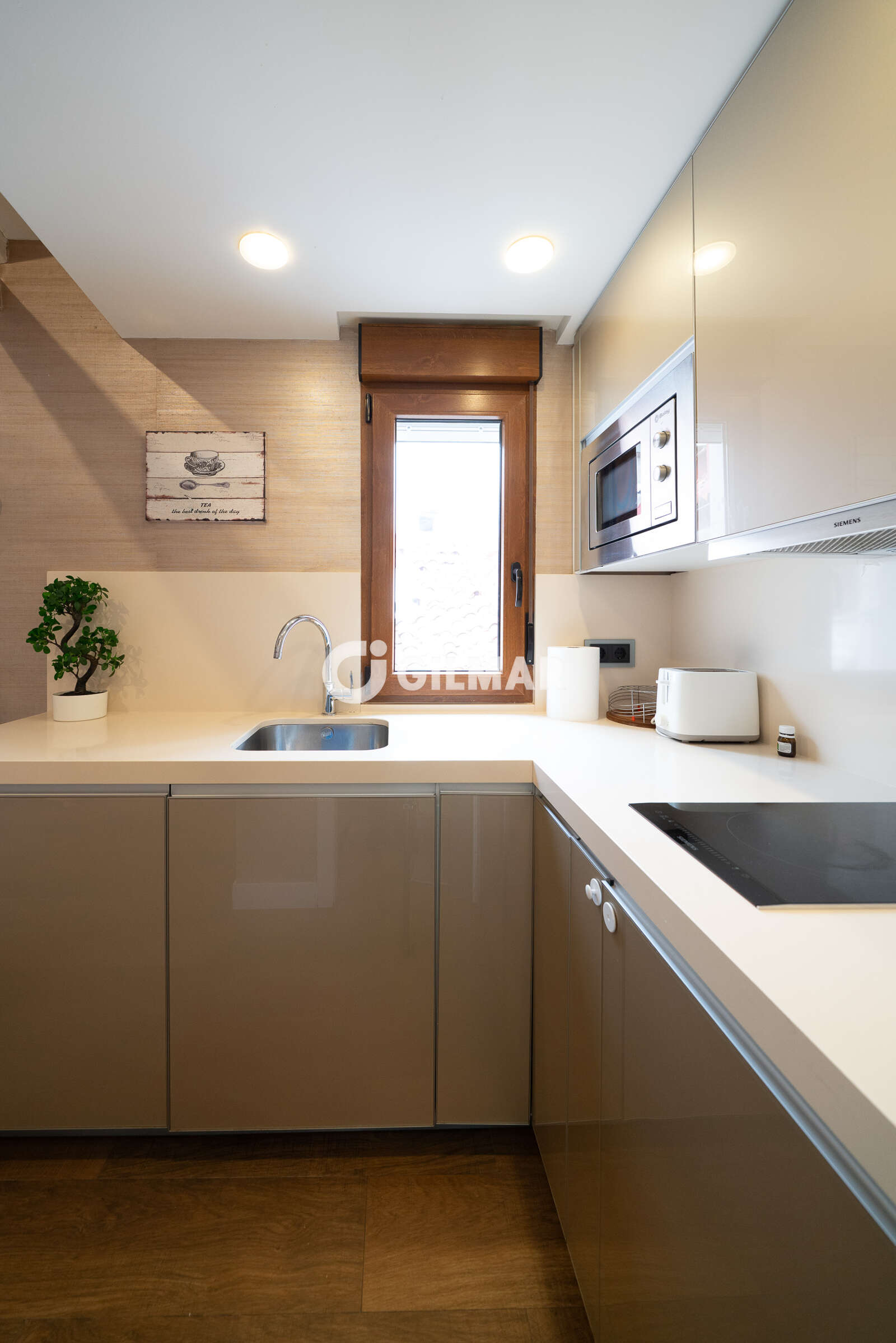Property slider Gilmar