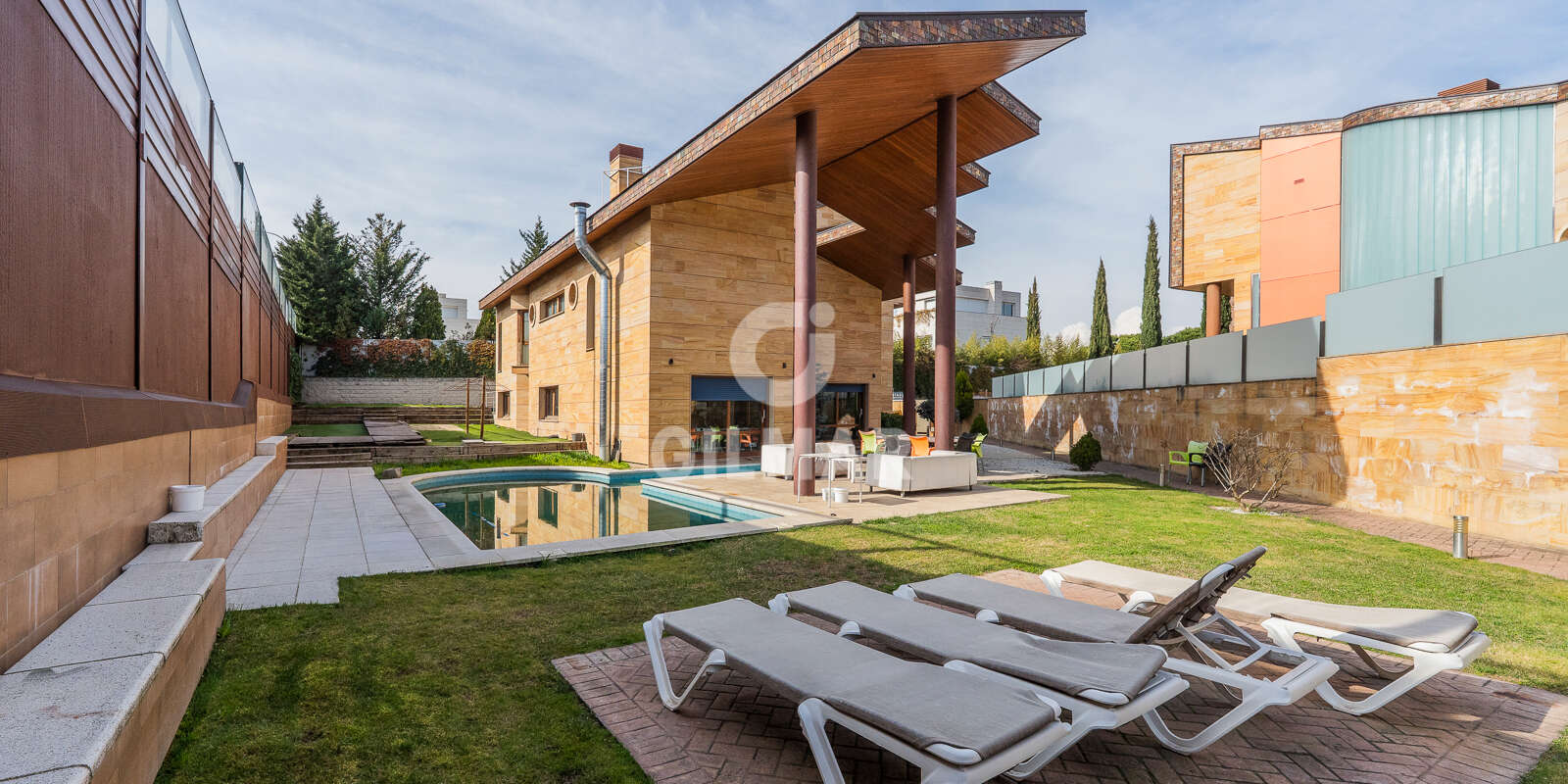 Property slider Gilmar