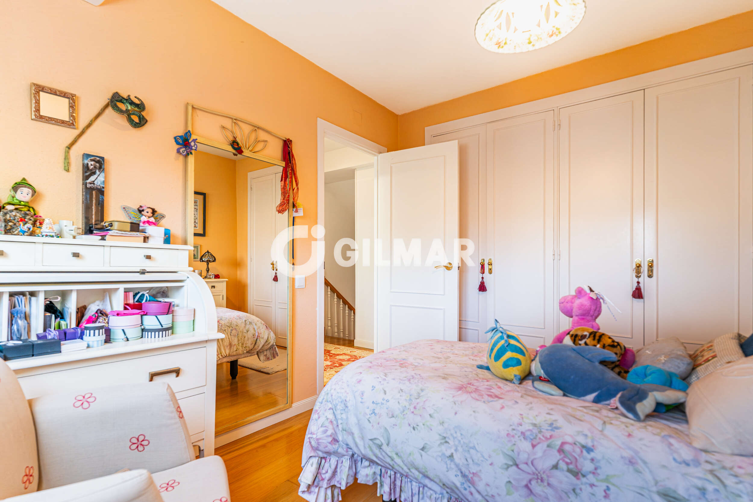 Photo of Semi-detached house