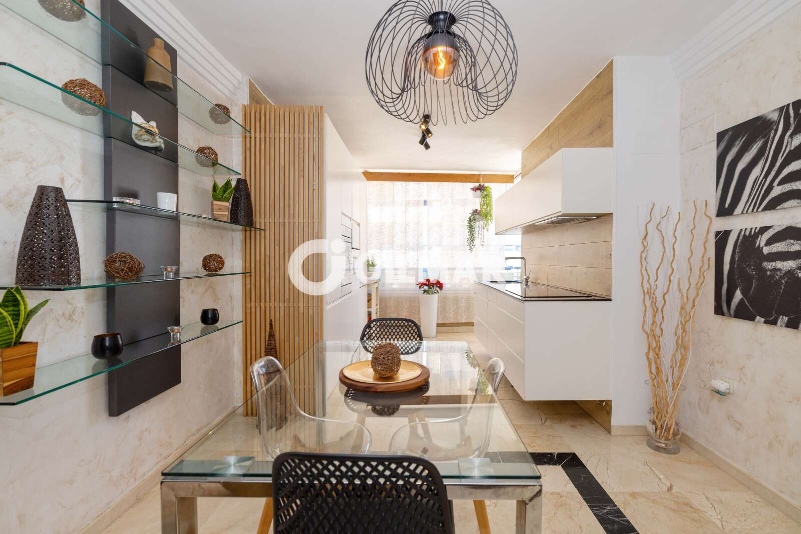 Property slider Gilmar
