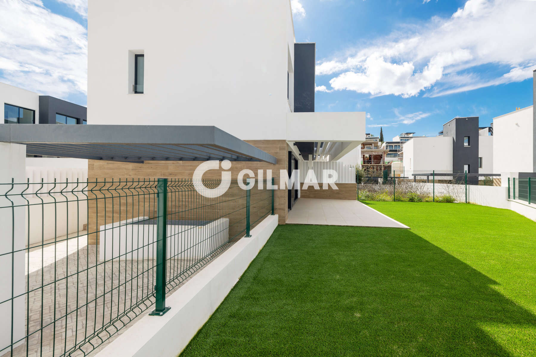 Photo of Semi-detached house