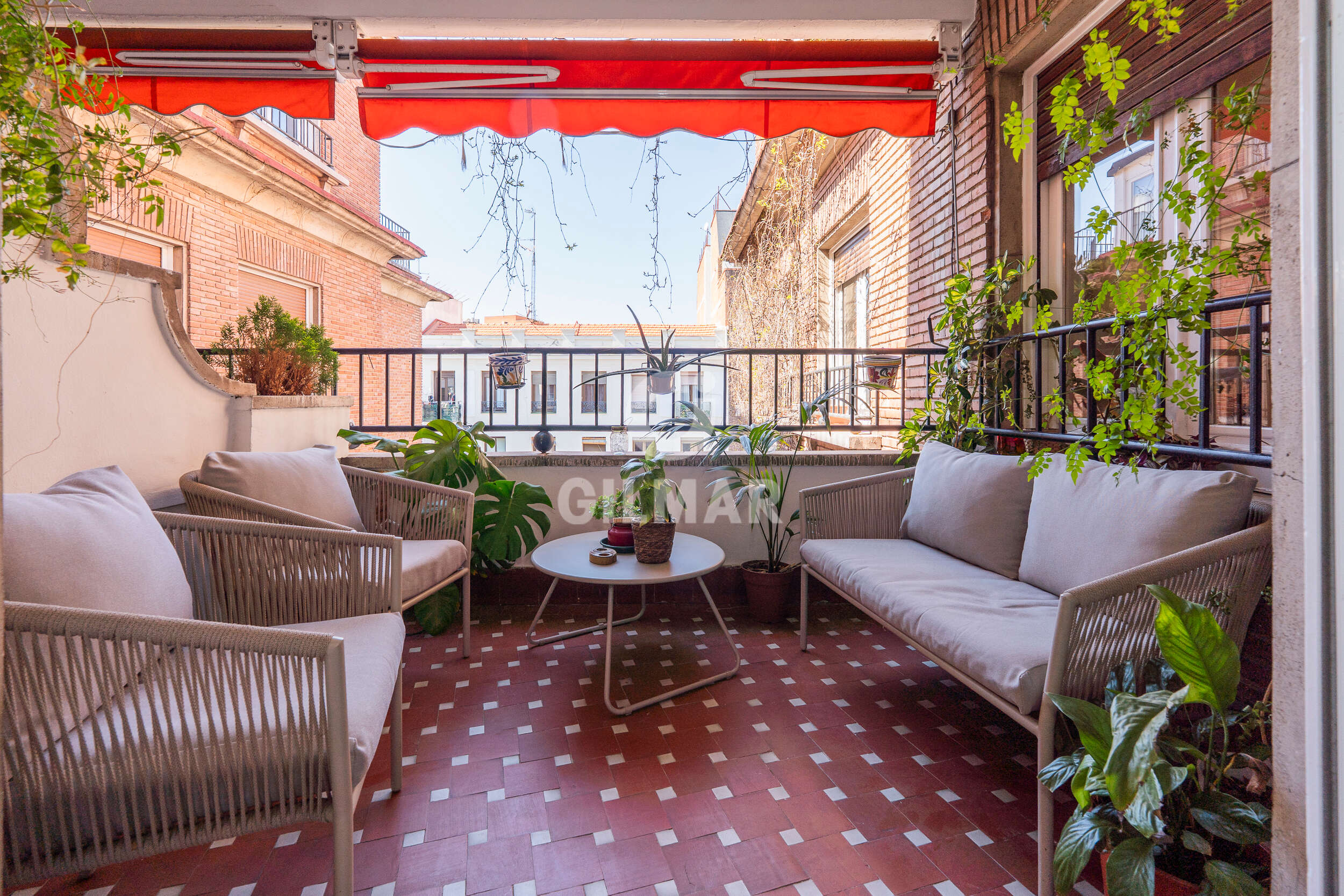 Piso · 192 m² · 4 dorm