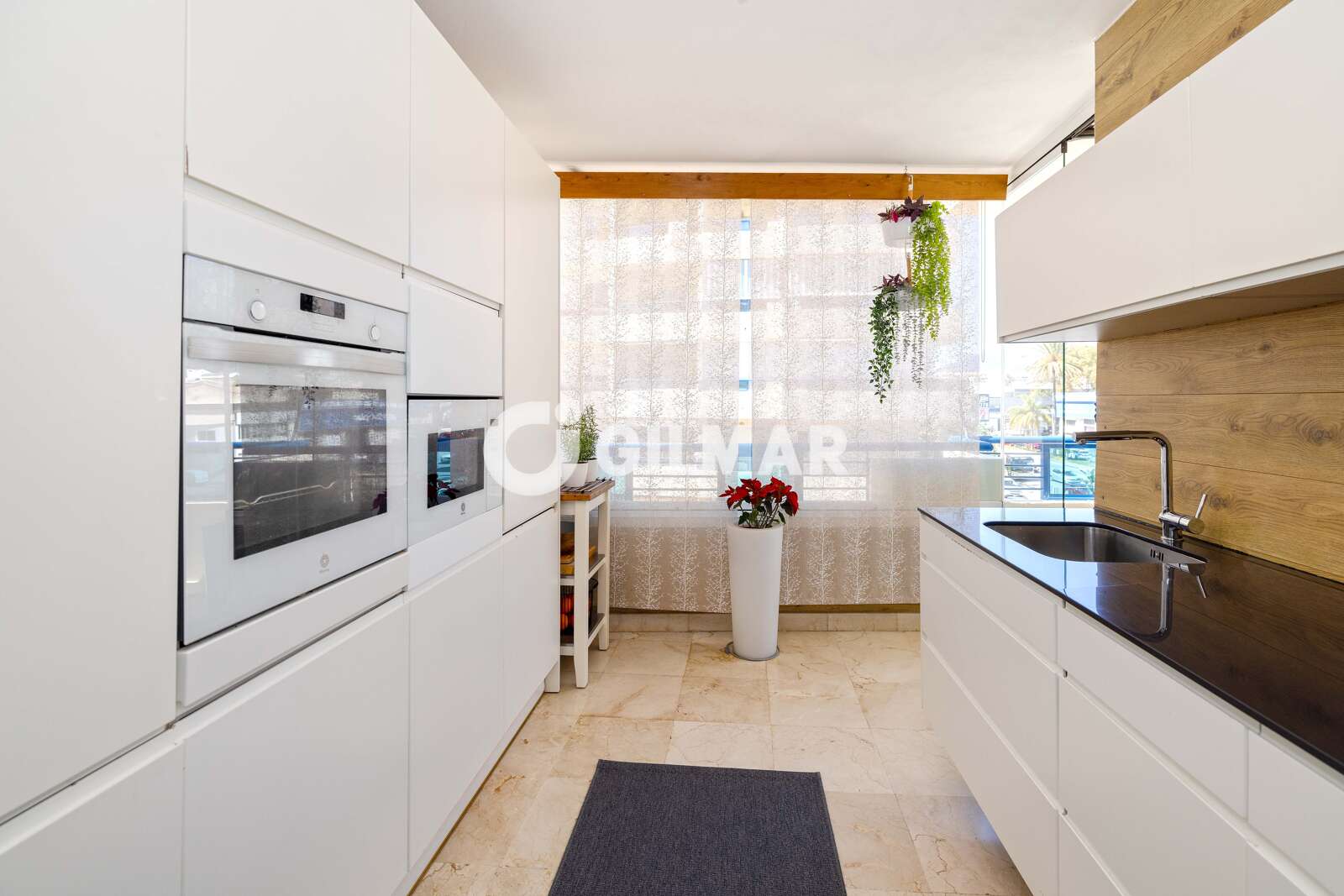 Property slider Gilmar