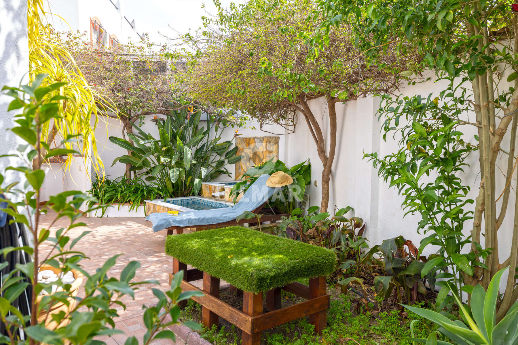 Photo of Semi-detached house