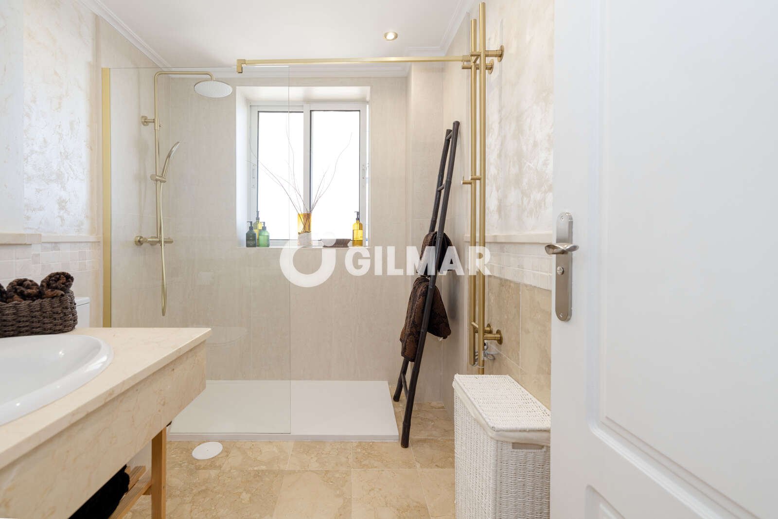 Property slider Gilmar