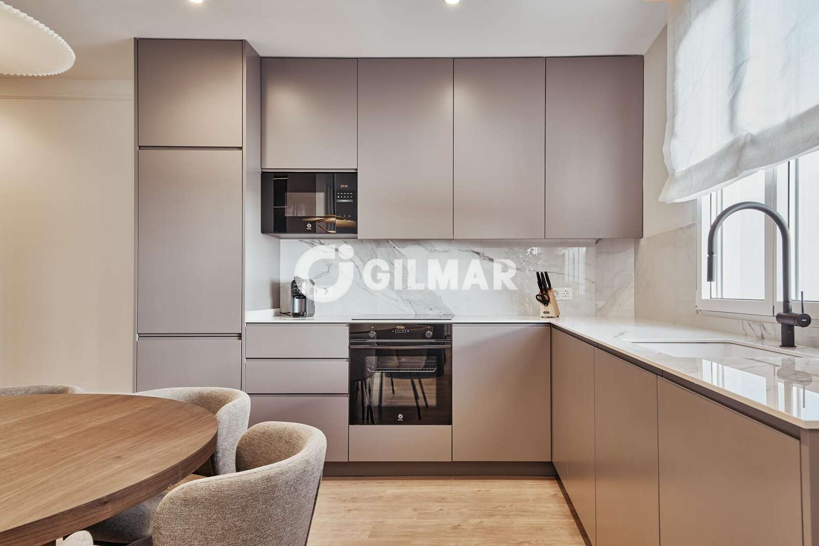 Property slider Gilmar