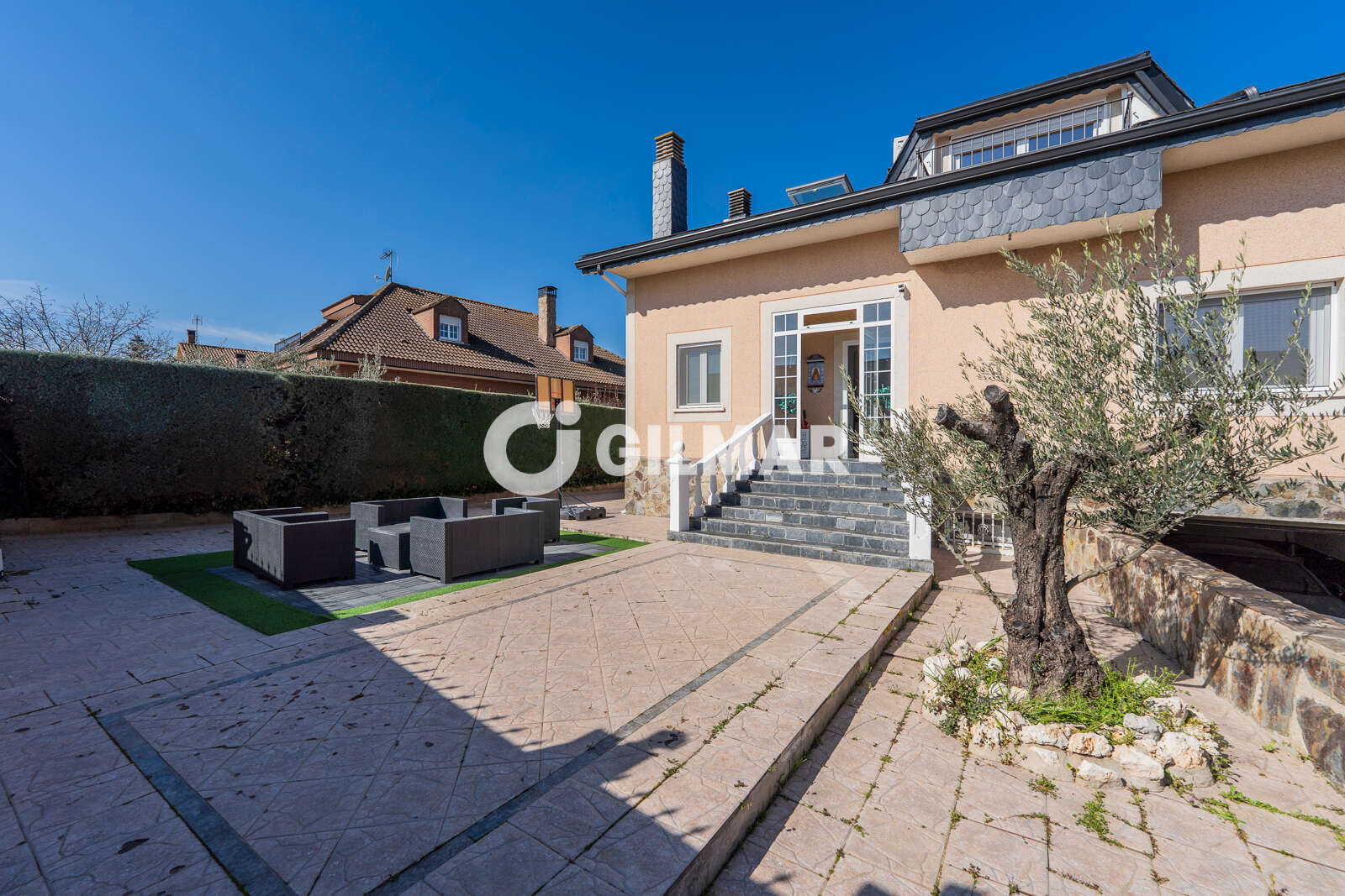Property slider Gilmar