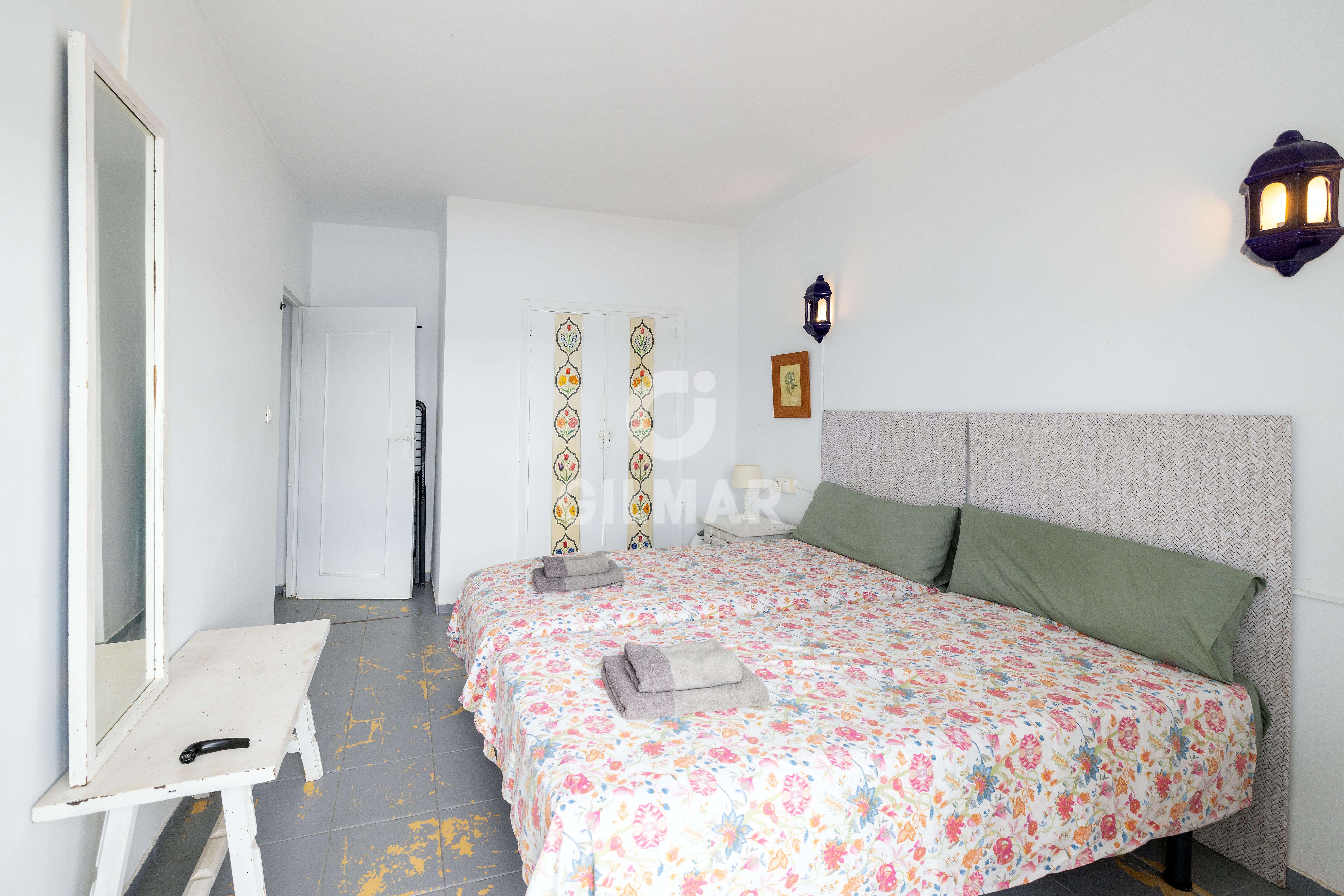 Photo of Semi-detached house