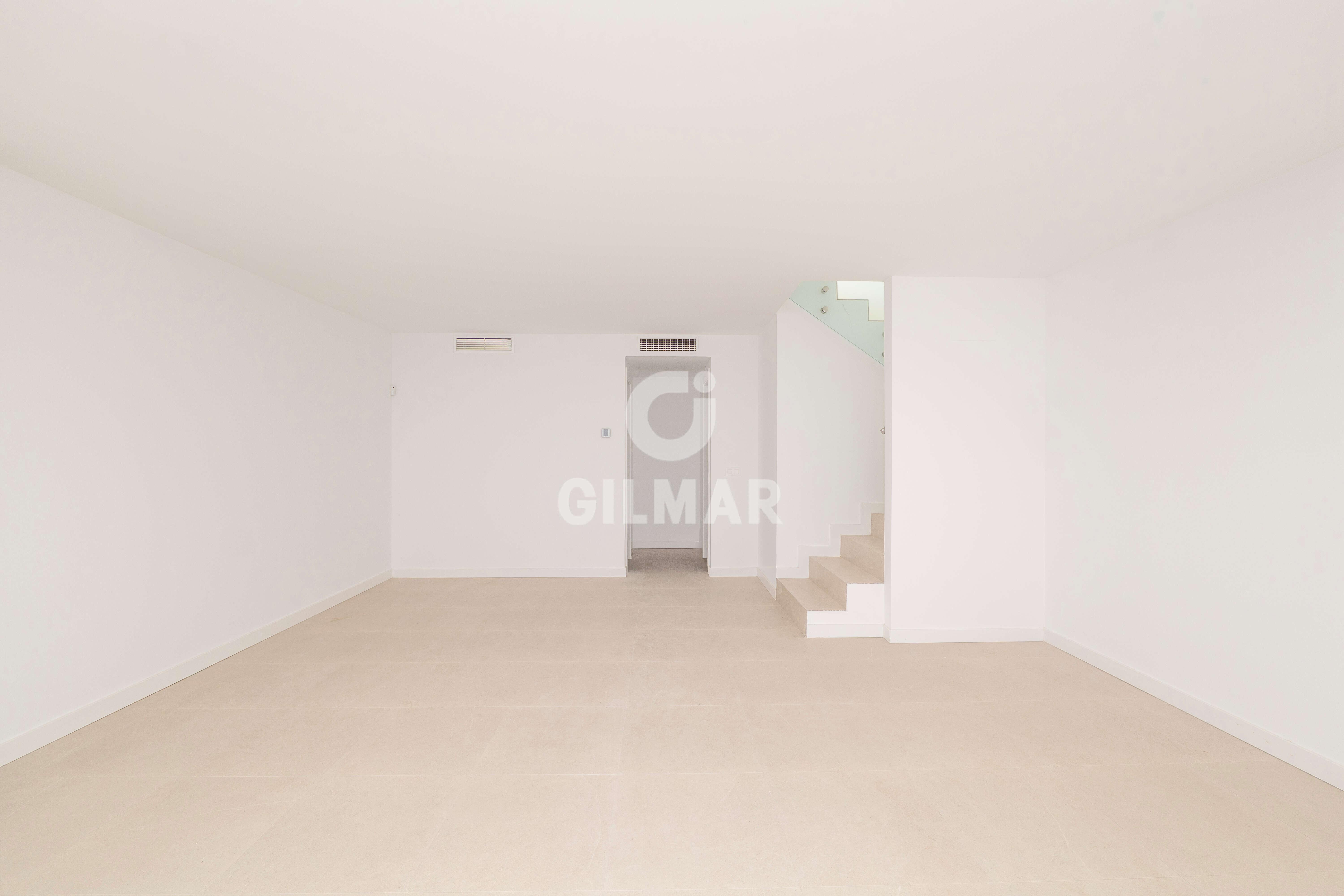 Photo of Semi-detached house