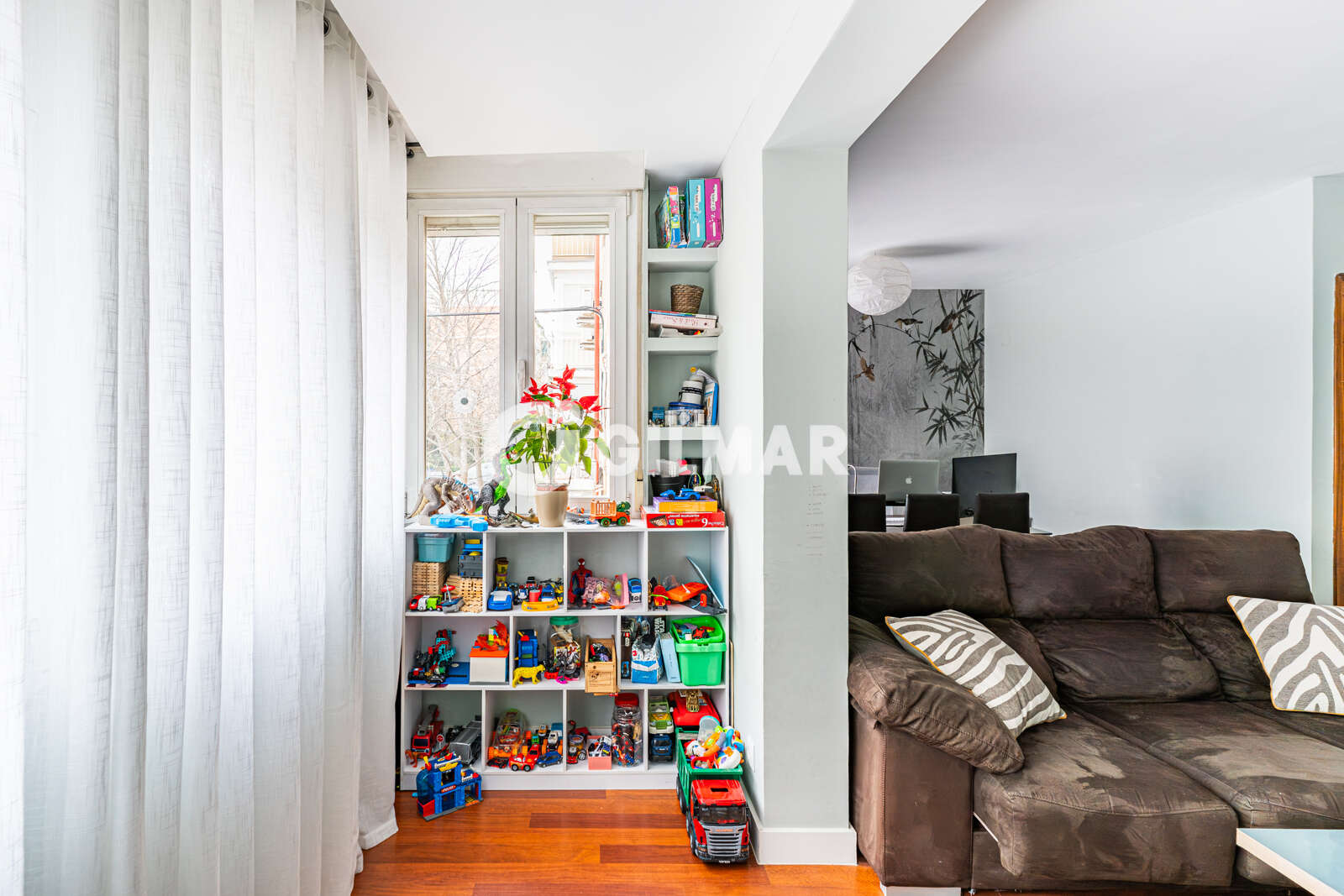 Property slider Gilmar