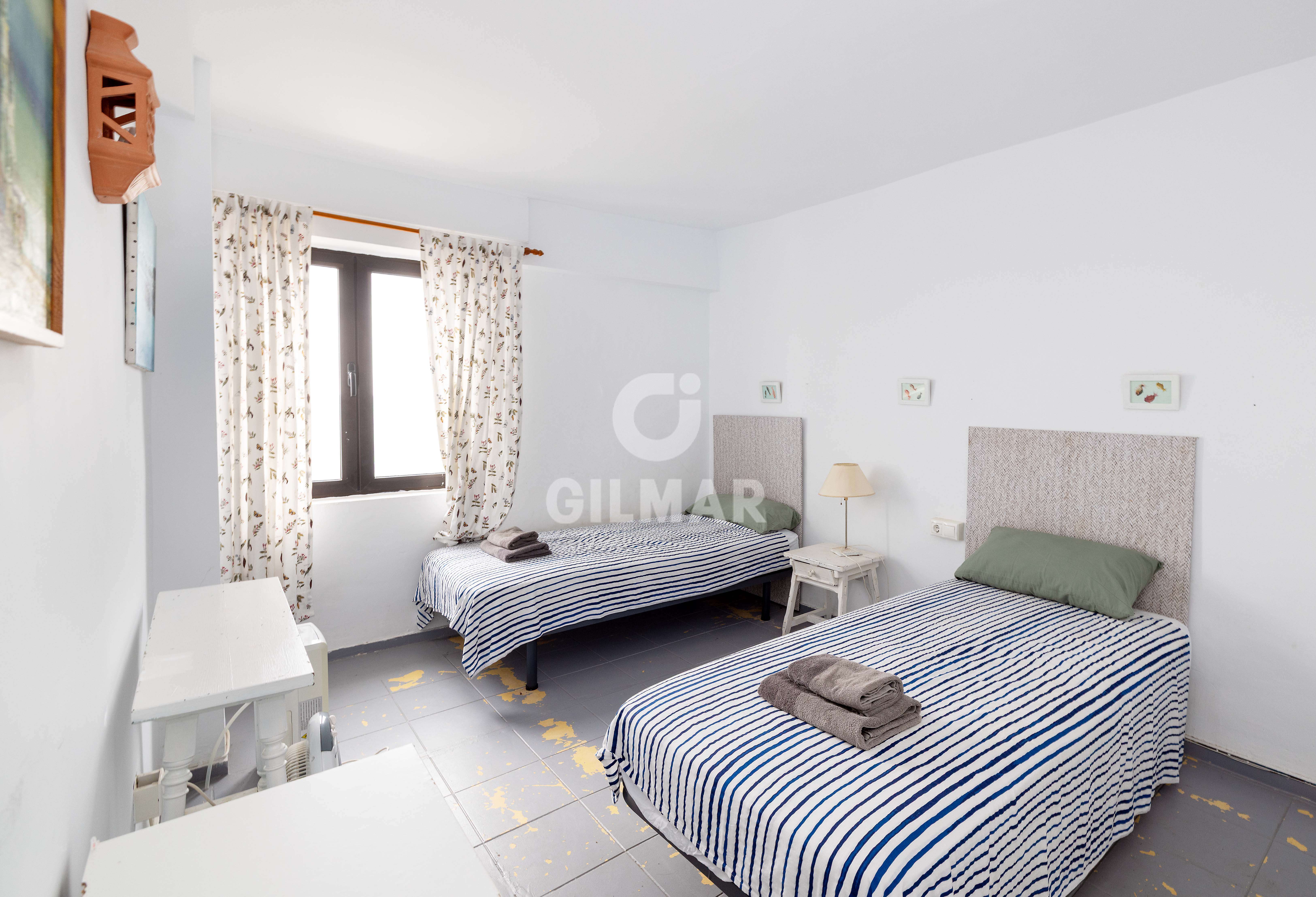 Photo of Semi-detached house