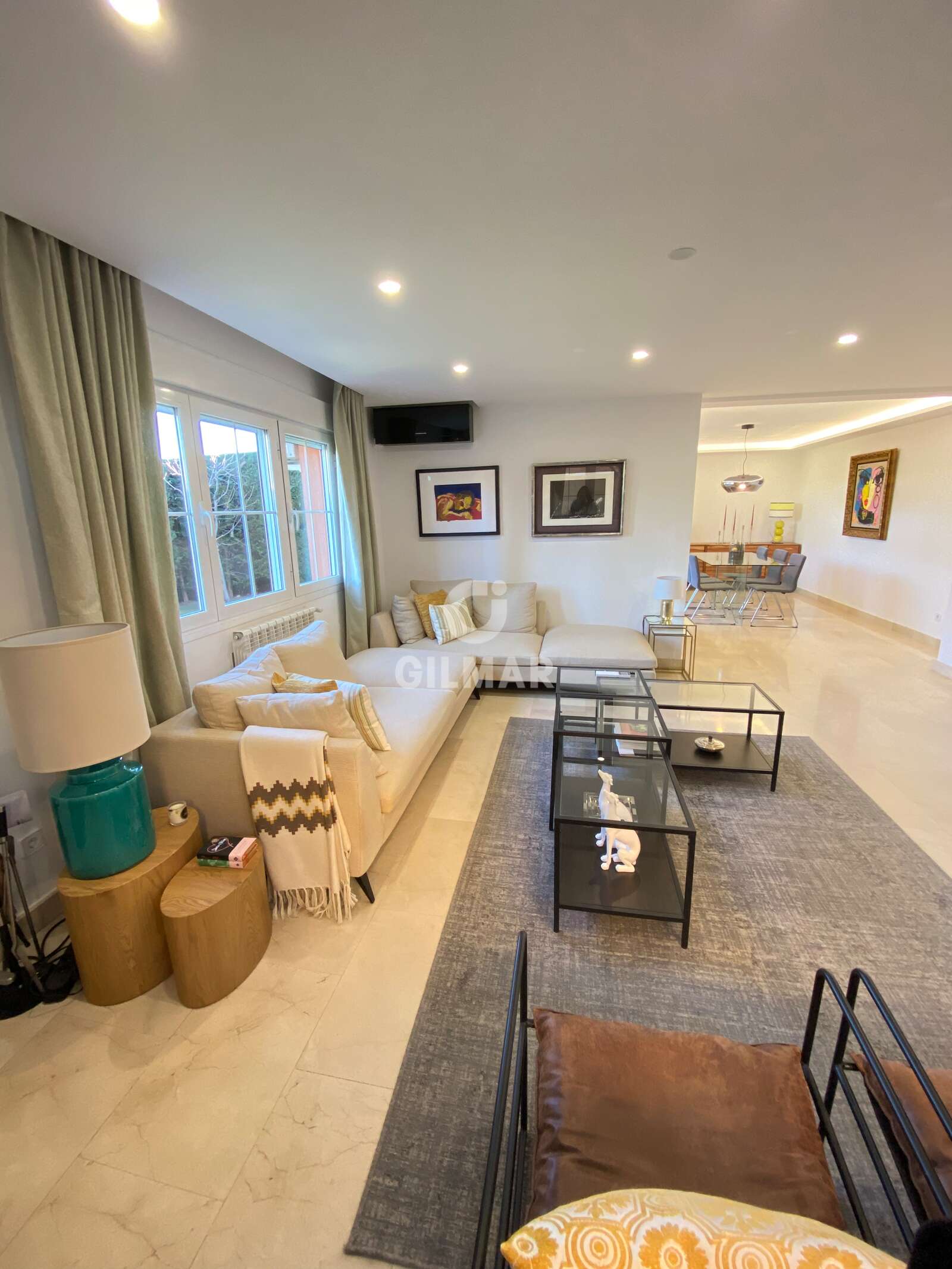 Property slider Gilmar