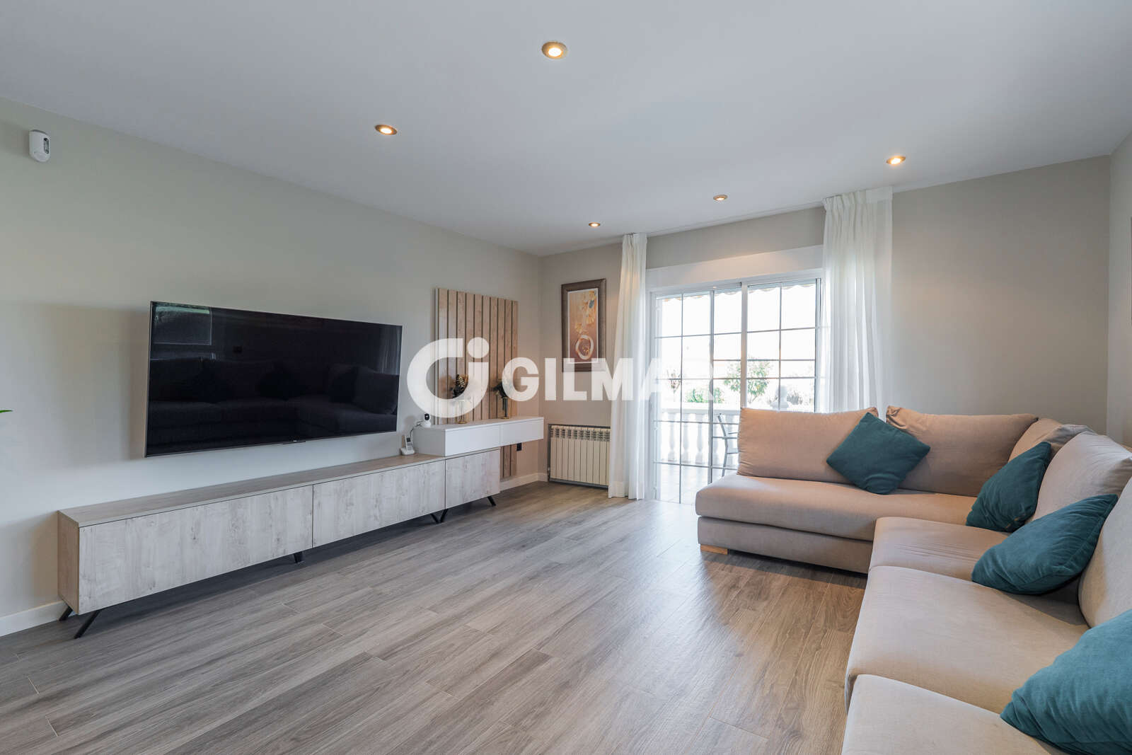 Property slider Gilmar