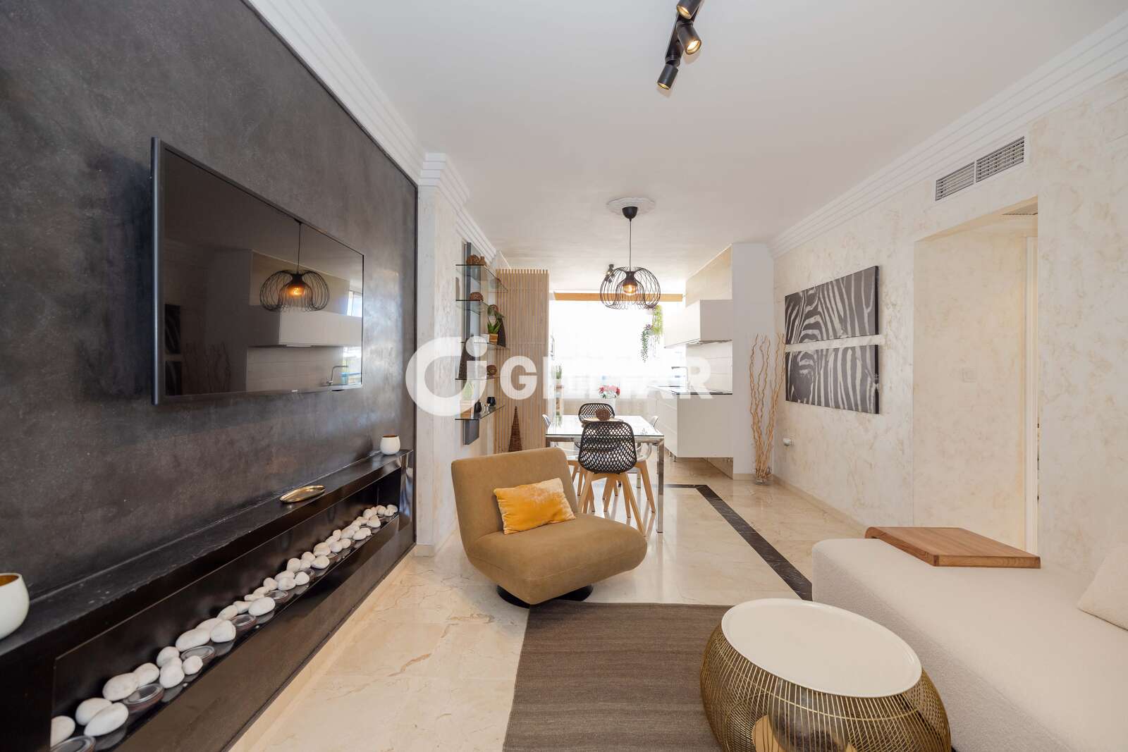 Property slider Gilmar